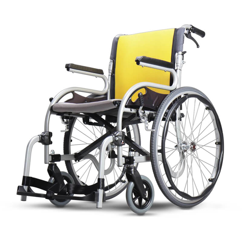 รถเข็นอะลูมิเนียมอัลลอยด์ KARMA รุ่น STAR2 (WheelChair KARMA STAR 2) ดีไซน์สวยงาม นั่งสบาย โครงพักเท้าสวิงเก็บไปด้านข้างได้ หรือถอดออกได้
