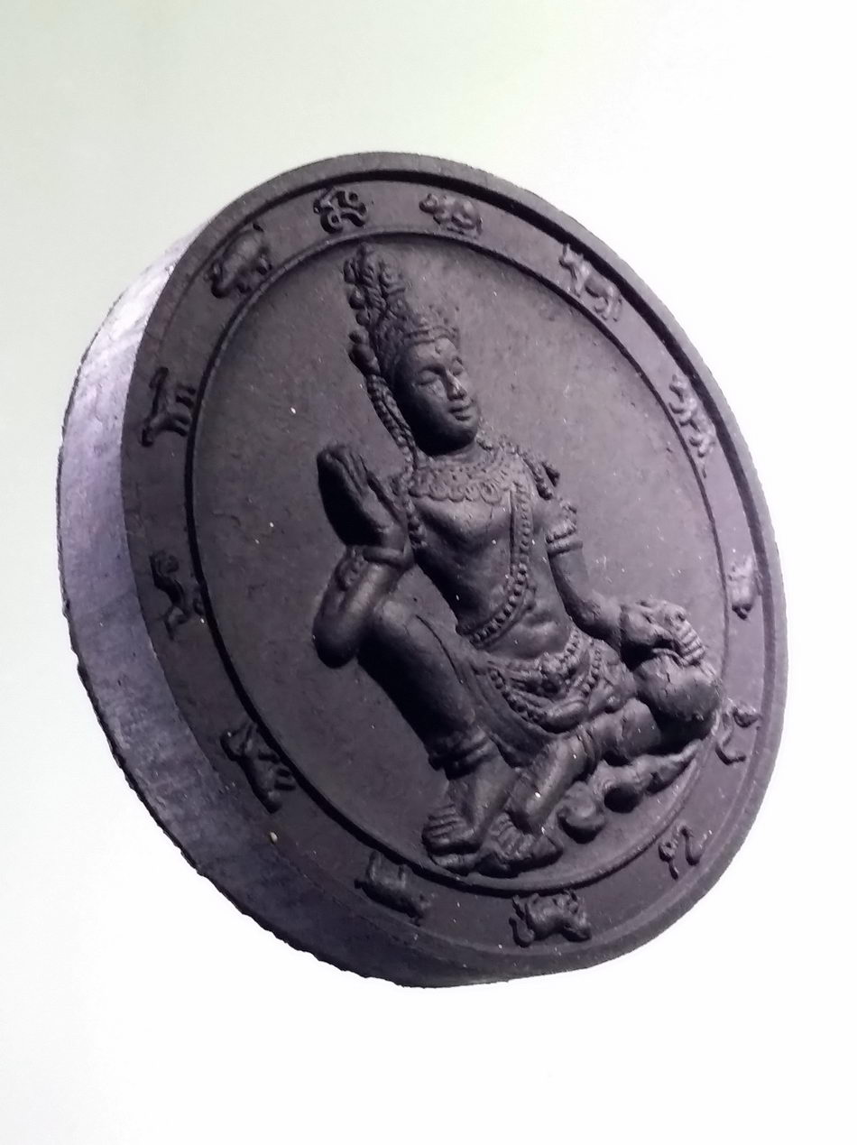 รหัสสินค้า จตุคามรามเทพ 813 หลวงพ่อเงิน - ท้าวจตุคามรามเทพ เนื้อว่านกากยายักษ์ รุ่น สองบารมี อธิษฐานจิต ศาลหลักเมืองจังหวัดพิจิตร และจังหวัดนครศรีธรรมราช พระสวย กล่องเดิมครับ