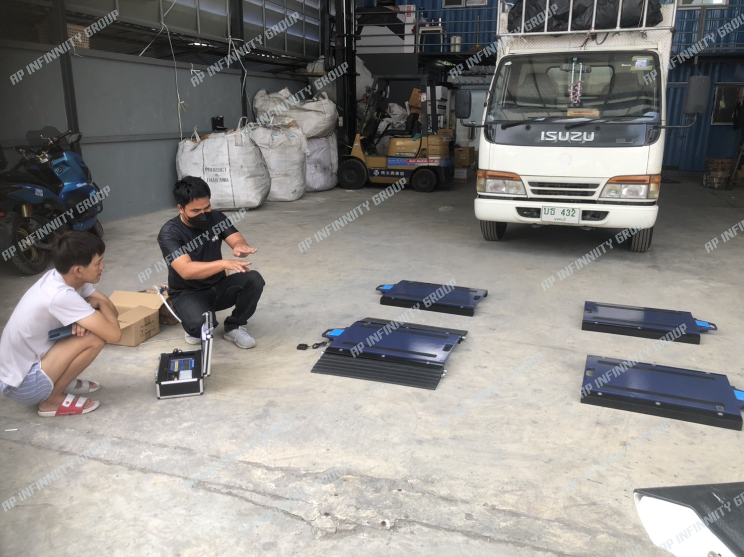 เครื่องชั่งน้ำหนัก เครื่องชั่งเพลารถบรรทุก เครื่องชั่งเพลาแบบพกพา พิกัด 15ตัน / แท่น แบบเชื่อมต่อ Wireless ยี่ห้อ SDS รุ่น IDS892-Wireless