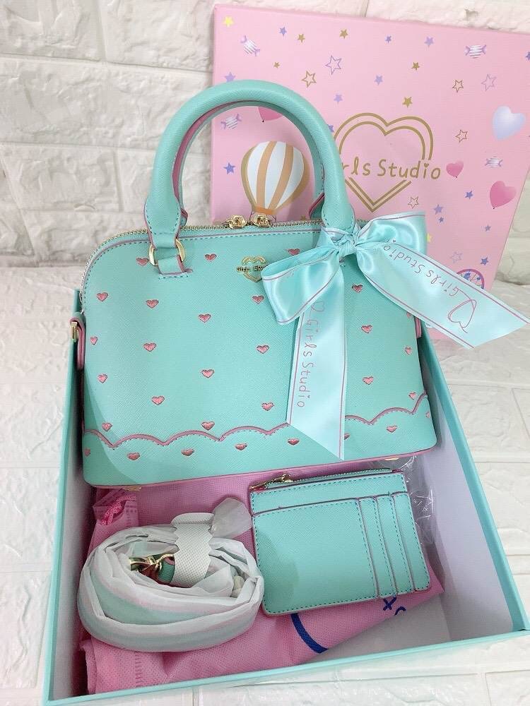 Girl studio fashion bag