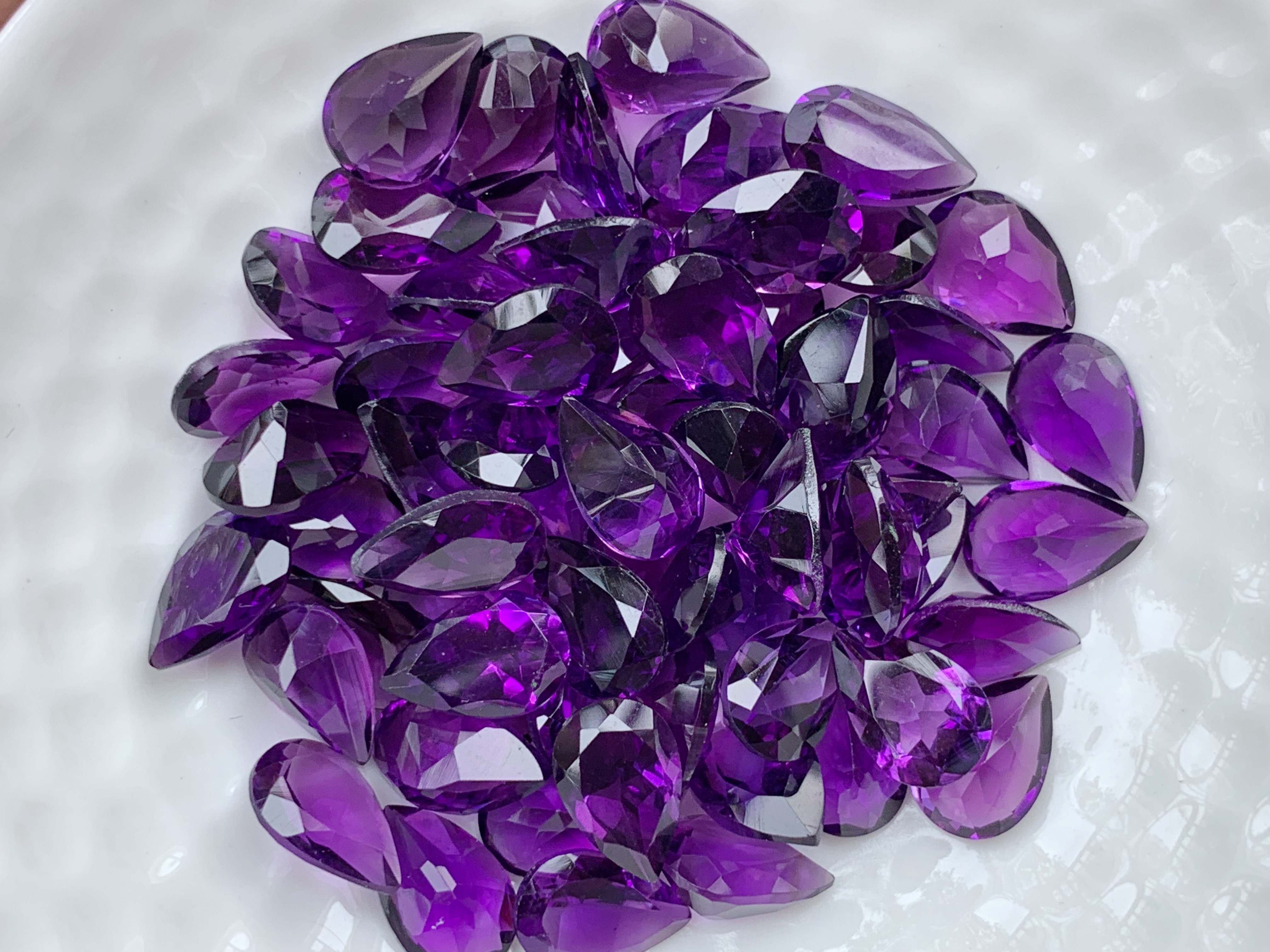 อเมทิสเข้มหยดน้ำ 9X6 มม. 5 กะรัต