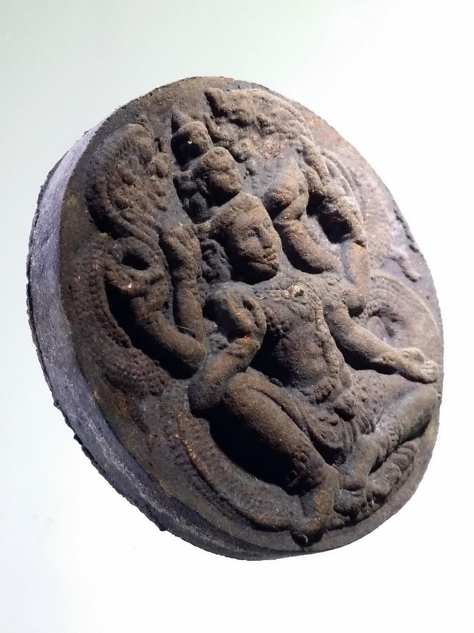 รหัสสินค้า จตุคามรามเทพ 896 จตุคามรามเทพ รุ่น เก้าหน้ามหาโชคมหาเศรษฐี วัดอ้ายเขียว เนื้อว่านกากยายักษ์