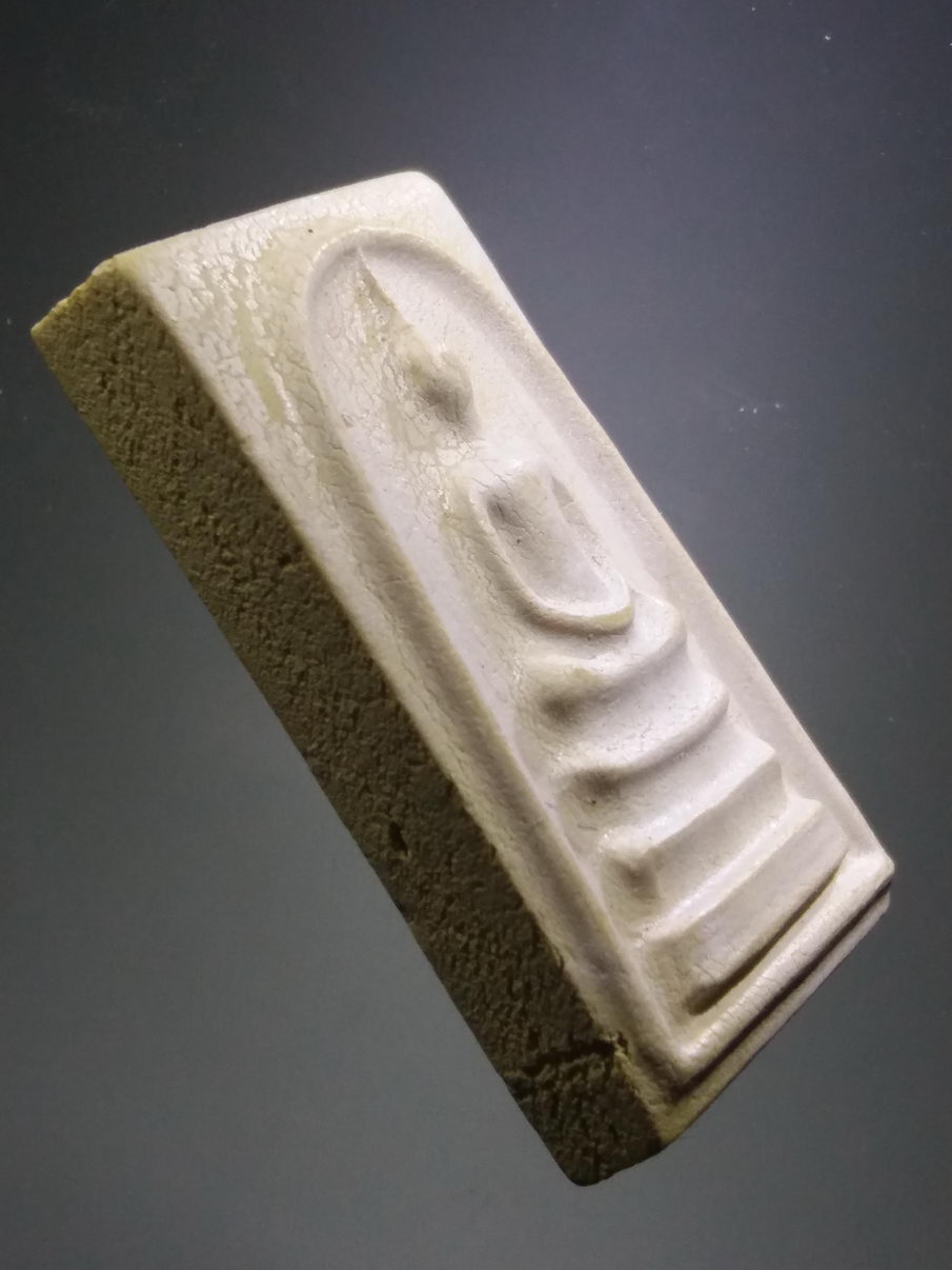 รหัสสินค้า พระมีกล่อง 3922 พระสมเด็จชินบัญชร รุ่นประวัติศาสตร์ ที่ระลึก 60 พรรษา สมเด็จพระบรมราชินีนาถ มูลนิธิธรรมชีวิน สร้างถวาย ปี 2535 หลวงพ่อฤาษีลิงดำ ร่วมปลุกเสก