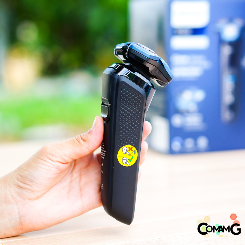 เครื่องโกนหนวด PHILIPS รุ่น S7783 ครื่องโกนหนวดไฟฟ้าเปียกและแห้ง สินค้าใหม่ รับประกัน2ปี ควบคุมผ่านAPPได้