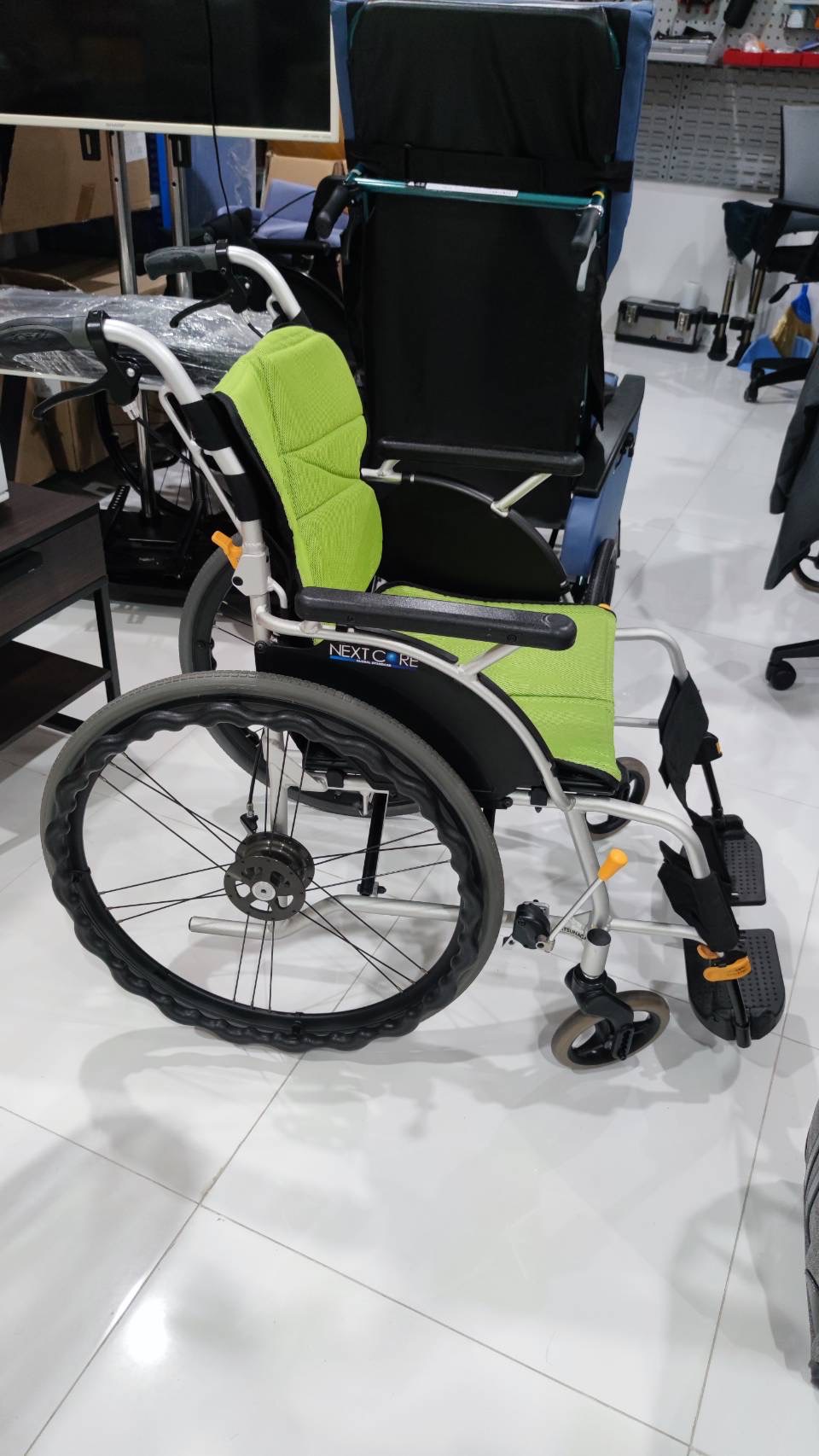 รถเข็นแบรนด์ญี่ปุ่น Matsunaga Wheelchair (車いす) รุ่น NEXT11B ดีไซน์สวย พนักพิงปรับระดับได้ ฟังก์ชั่นพื้นฐาน