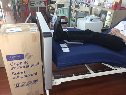 ที่นอนโฟมป้องกันแผลกดทับ แบรนด์ FUNKE MEDICAL รุ่น Hyper Foam Plus ที่นอนโฟมพิเศษ 2 ชั้น ของแท้ รับประกันชั้นโฟมศูนย์ไทย 3 ปี แบรนด์จากประเทศเยอรมัน + แถมฟรีตลับใส่ยา