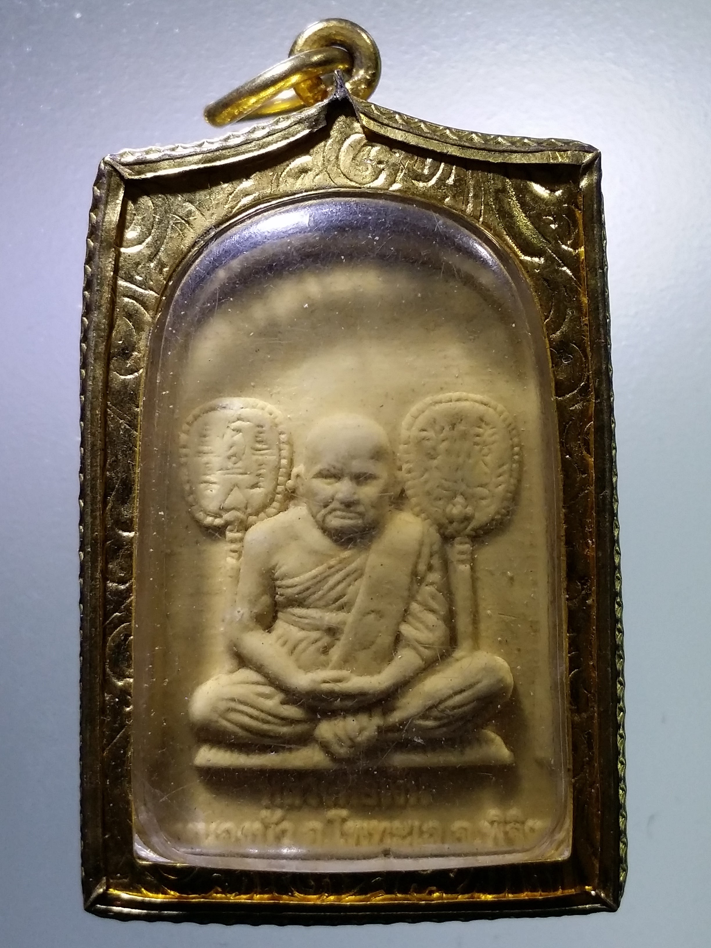 Antig LSD 010 พระสมเด็จเนื้อผง หลังรูปเหมือนหลวงพ่อเงิน ออกวัดหนองบัว อำเภอโพทะเล จังหวัดพิจิตร พร้อมตลับทองไมครอน เลี่ยมเดิมจากวัด พระรายการนี้ให้เช่าบูชาแล้ว