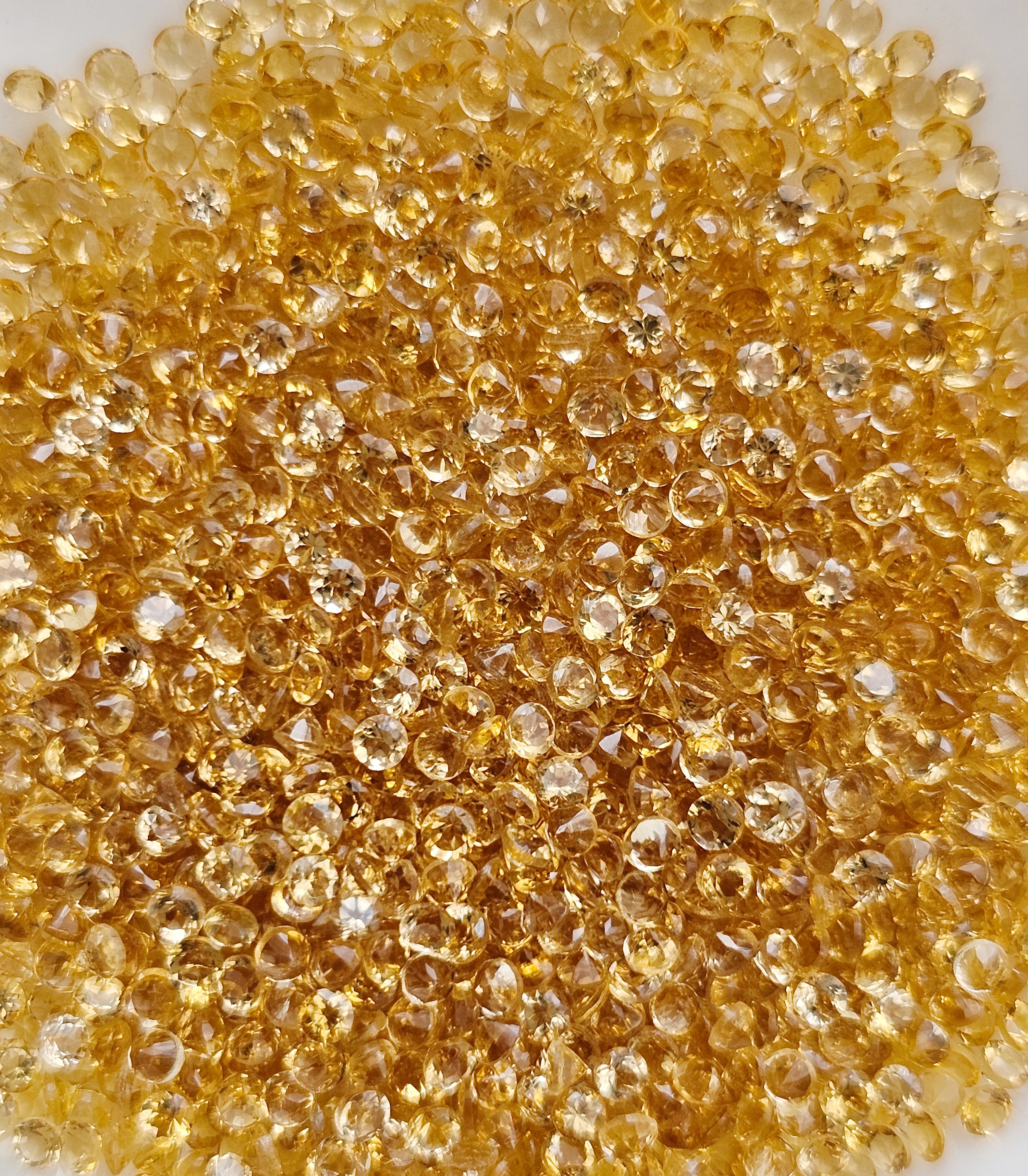 ซิทรินกลมเจียรเหลี่ยม 1.5mm. 1 กะรัต