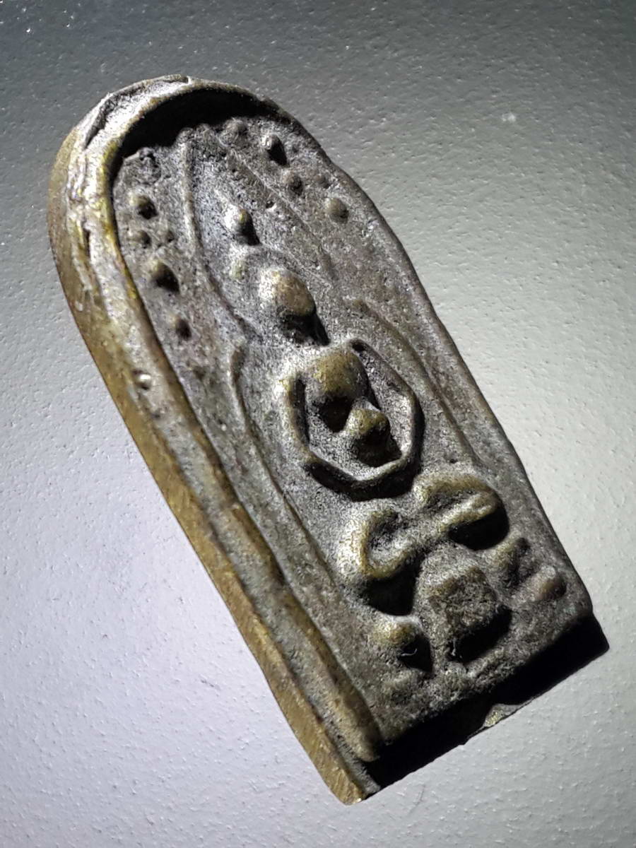 รหัสสินค้า พระกริ่ง พระหล่อ 448 เหรียญหล่อ วัดพะเนียงแตก จังหวัดนครปฐม ไม่ทราบปีที่สร้าง น่าจะเป็นยุคหลัง พระรายการนี้ให้เช่าบูชาแล้ว