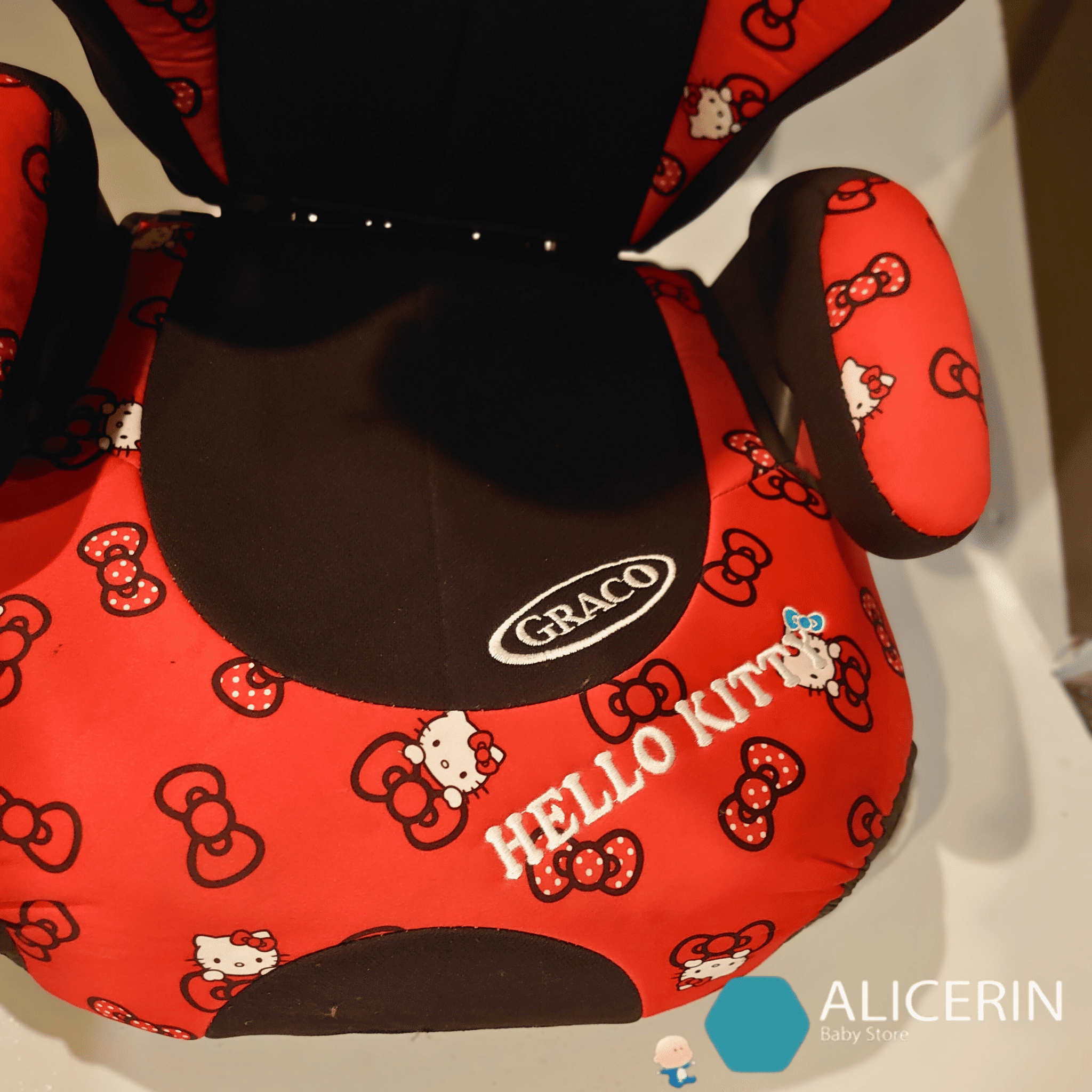 บูสเตอร์ Booster Seat "Graco" Junior Maxi Plus Limited Hello kitty ผ่านการตรวจมาตรฐานความปลอดภัยสินค้ามือสอง