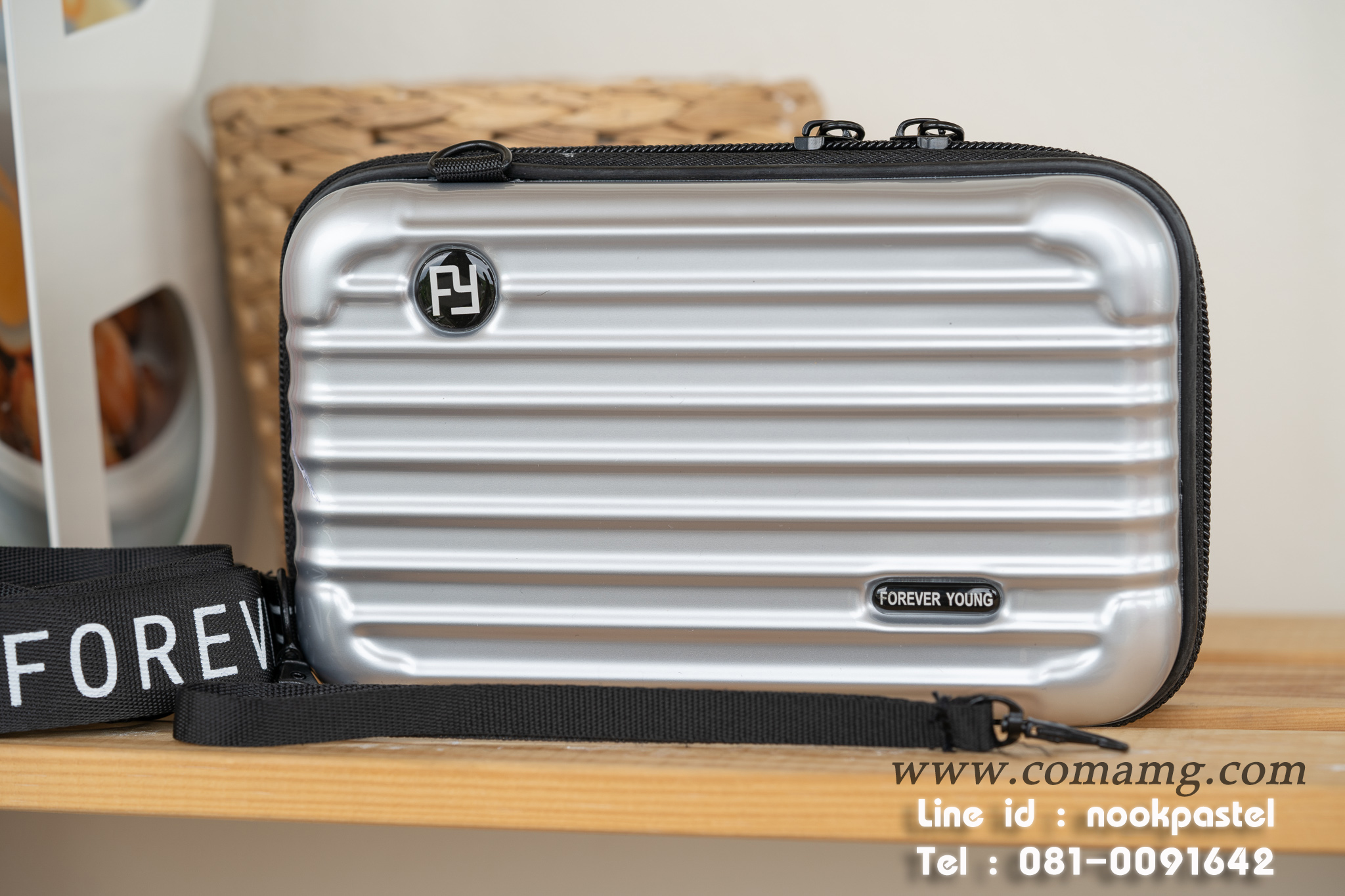 กระเป๋าเดินทางจิ๋ว Forever young