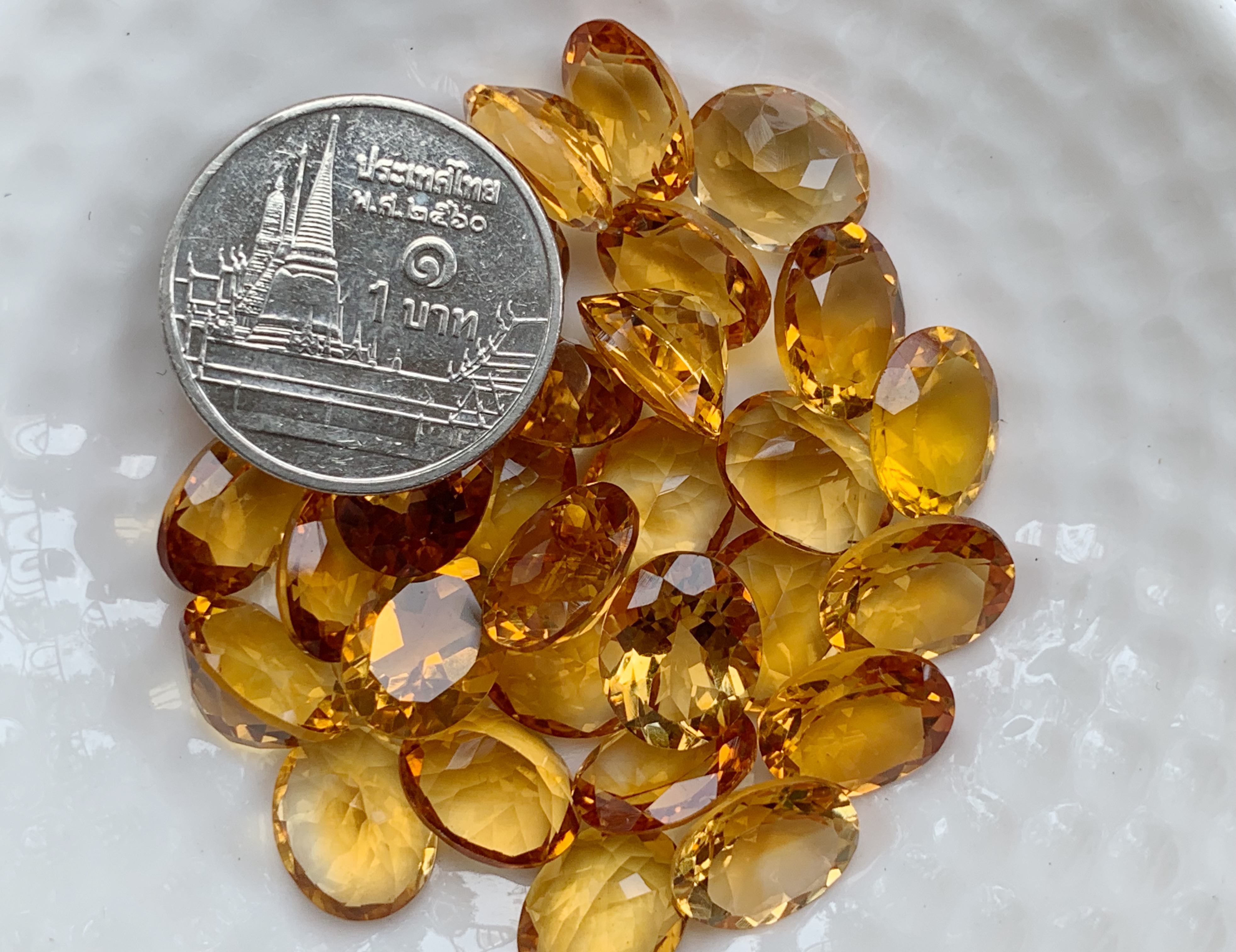 ซิทรินไข่ 10X8 มม. 1 เม็ด