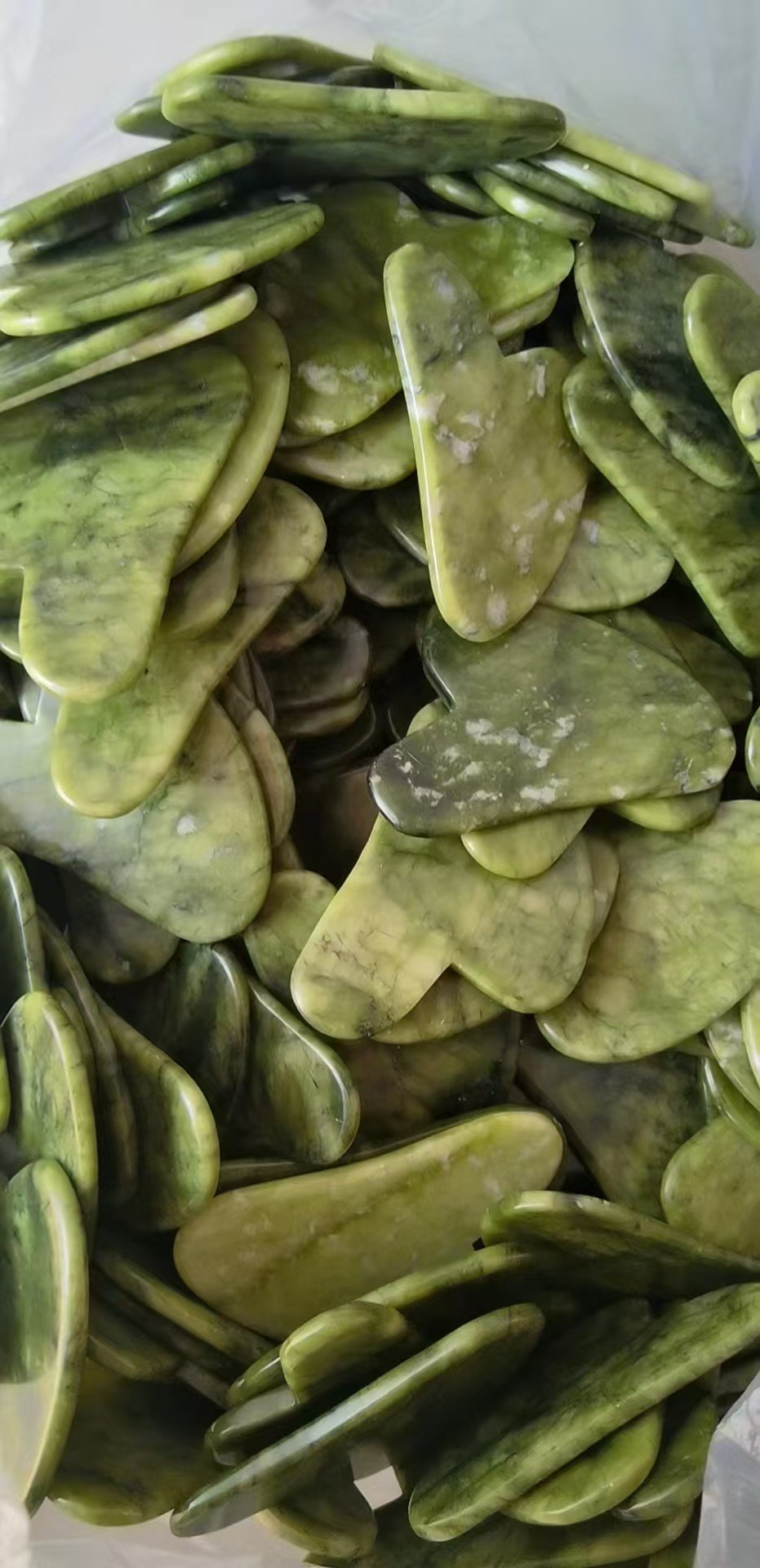 หินหยกกัวซา หินกัวซารูปหัวใจจากหยกแท้! นวดง่าย ดีไซน์น่ารัก ช่วยยกกระชับ ให้ผิวสุภาพดี