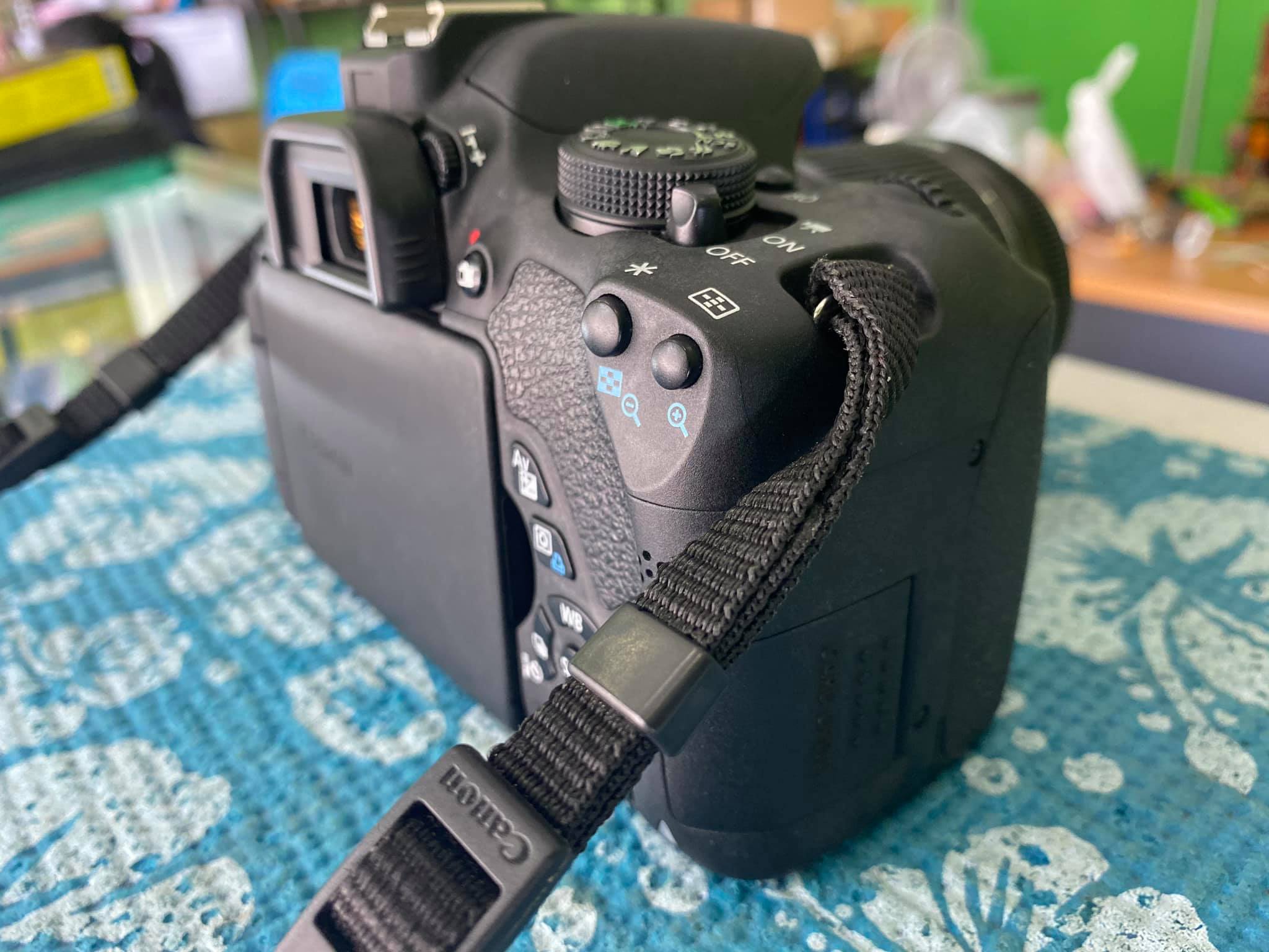 ( SOLD OUT ) กล้อง Canon EOS 700D