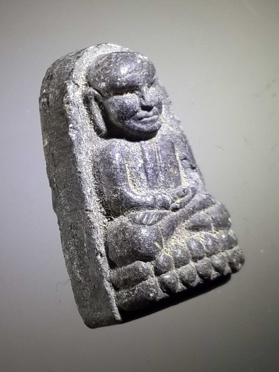 รหัสสินค้า หลวงปู่ทวด วัดต่างๆ 387 หลวงปู่ทวด เนื้อผงใบลาน พิมพ์กลาง วัดห้วยมงคล จังหวัดประจวบคีรีขันธ์