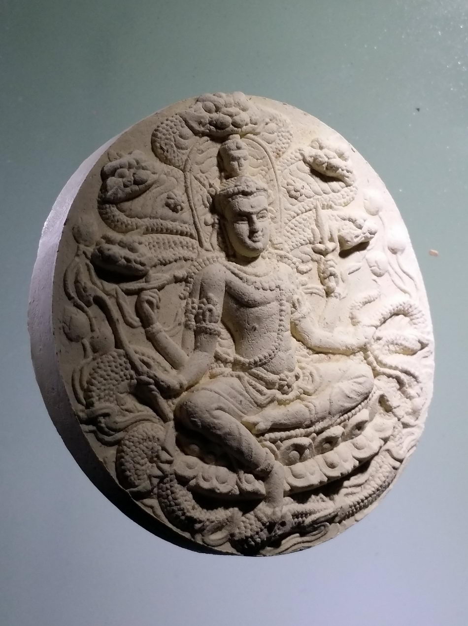 รหัสสินค้า จตุคามรามเทพ 808 จตุคามรามเทพ รุ่นมหาปาฏิหาริย์มั่งมีทรัพย์ เนื้อว่านขาว ขนาด 5.6 cm