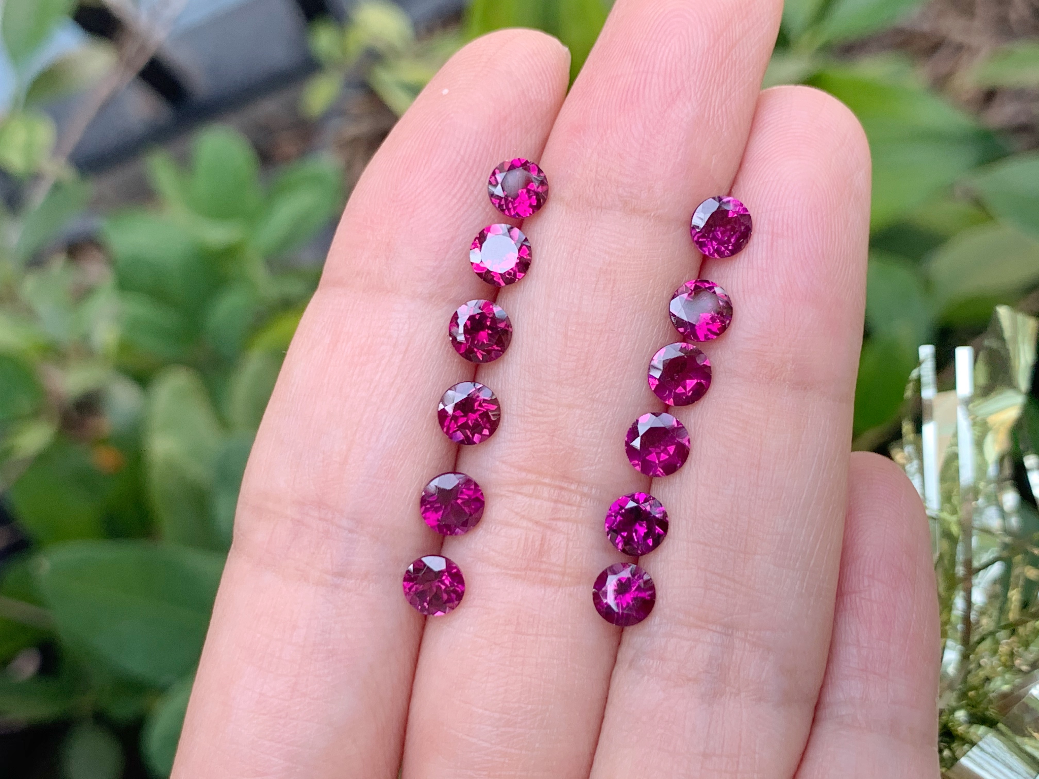 โรโดไลท์ม่วงกลม 5.0 มม. 5 กะรัต