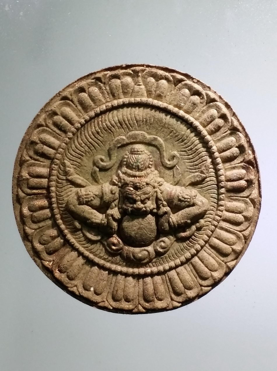 รหัสสินค้า จตุคามรามเทพ 737 พระเทวราชโพธิสัตว์จตุคามรามเทพ รุ่นมหาปาฏิหาริย์มั่งมีทรัพย์ เนื้อว่านปัดนาค กล่องแปดเหลี่ยม