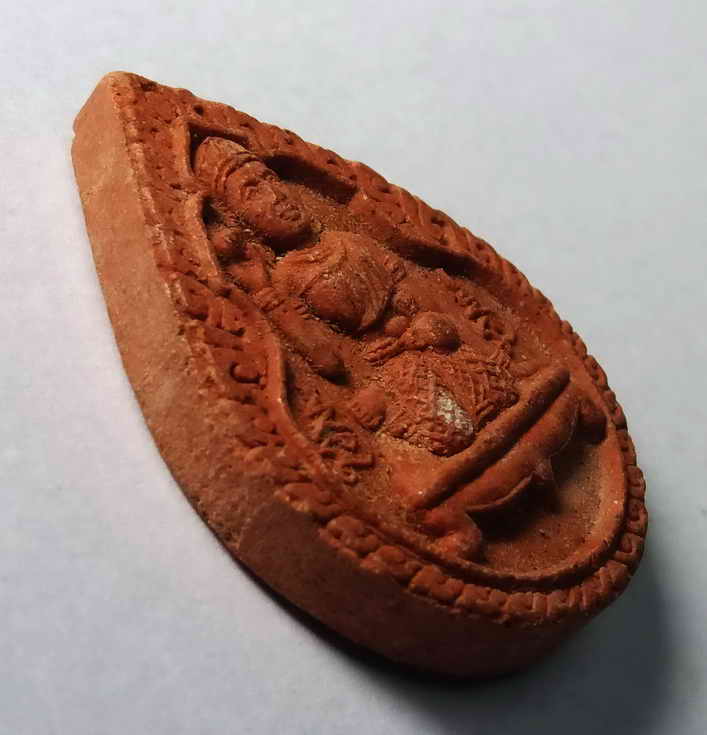 รหัสสินค้า พระเนื้อดิน เนื้อผง เนื้อว่าน 303 นางกวักเนื้อผง เทพศรีนครา วัดท่ายายหนี รุ่นบูชาพระคุณแม่