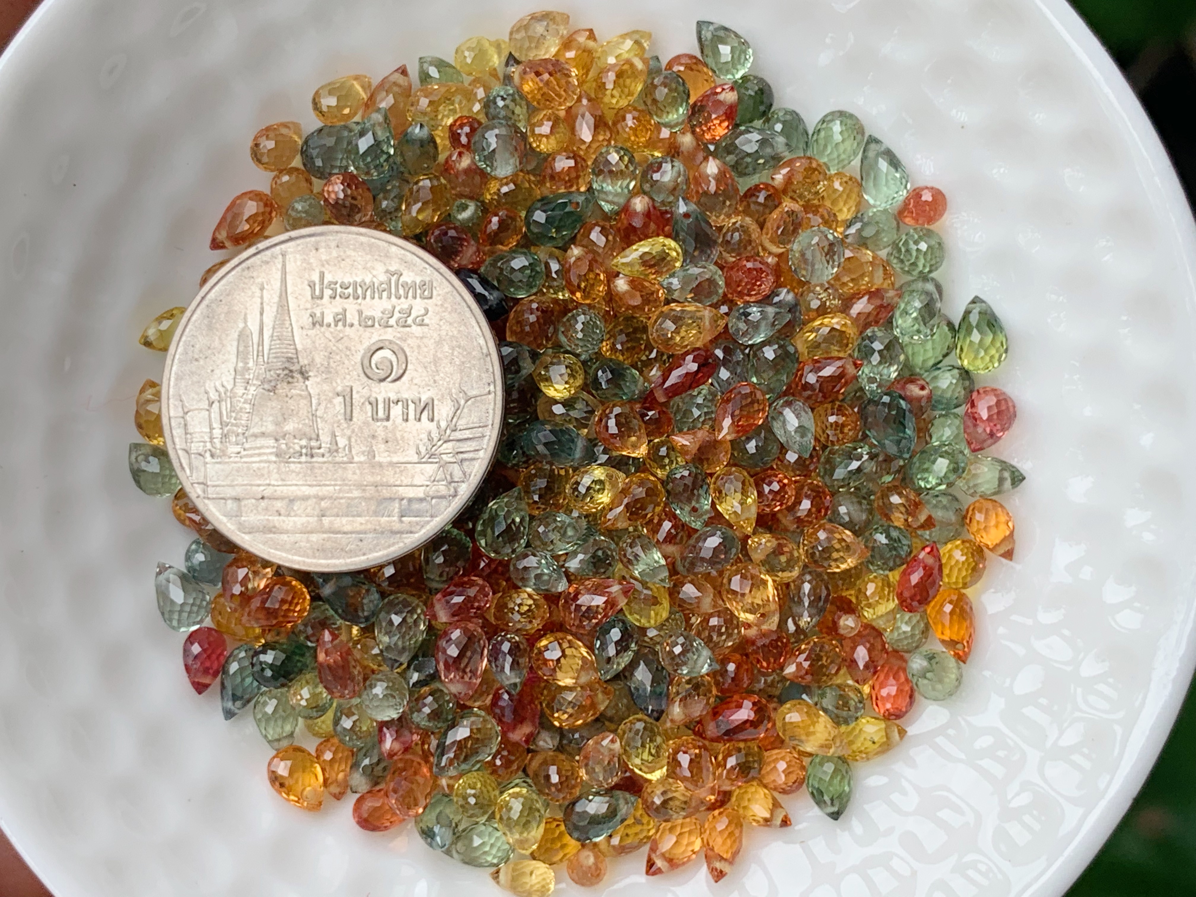 แฟนซีแซฟไฟร์ ทรงสับปะรด 1 กะรัต