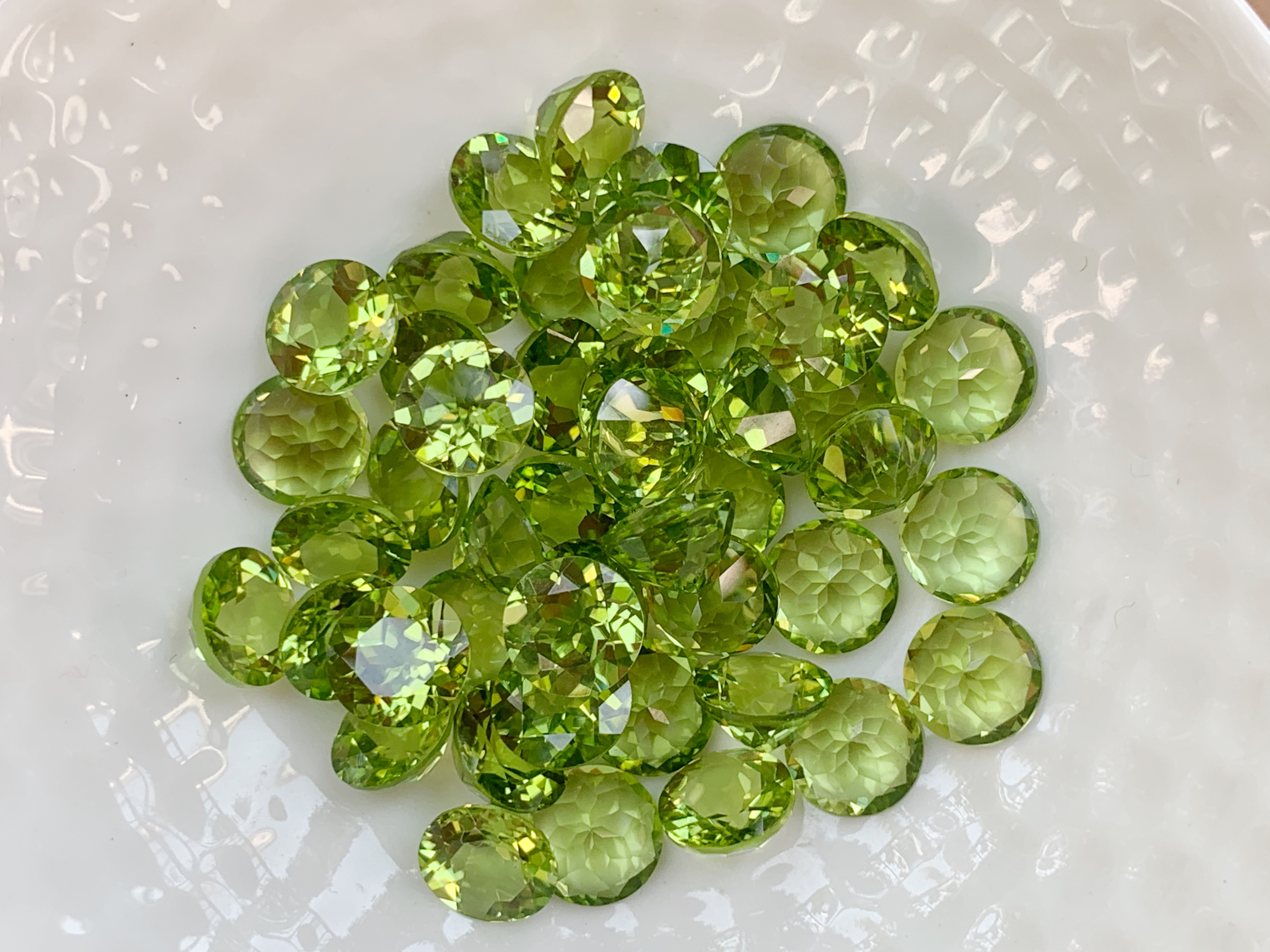 เพอริดอทกลม 7.0 มม. 5 กะรัต