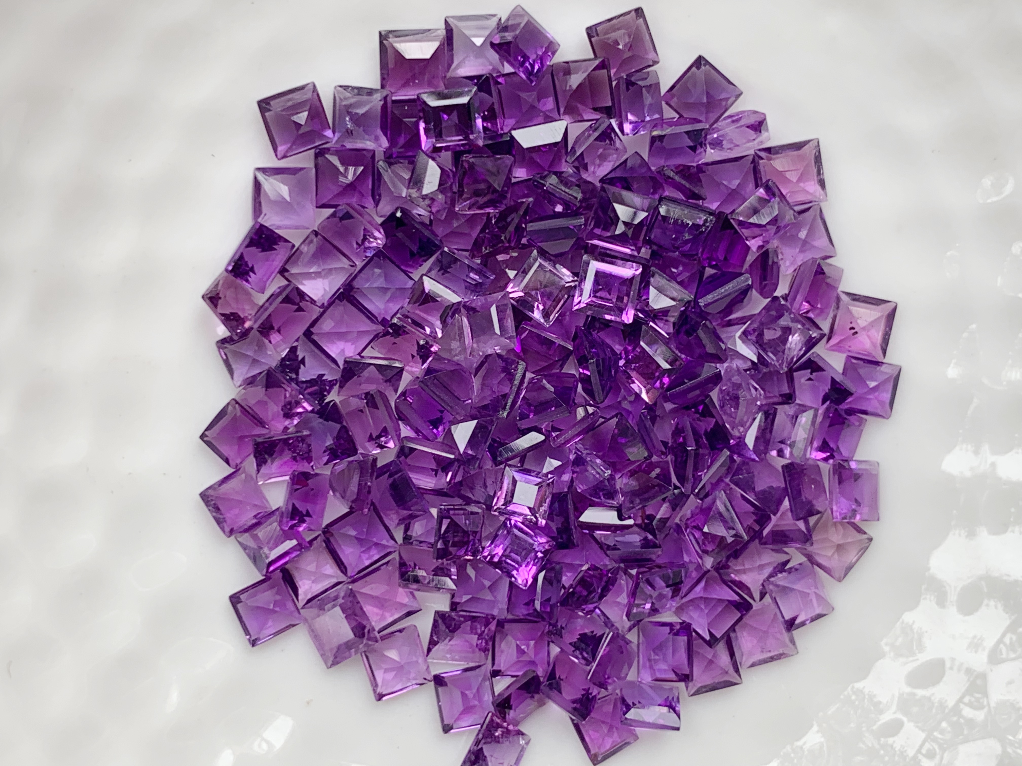 อเมทิสสี่เหลี่ยม 3 มม. 5 กะรัต