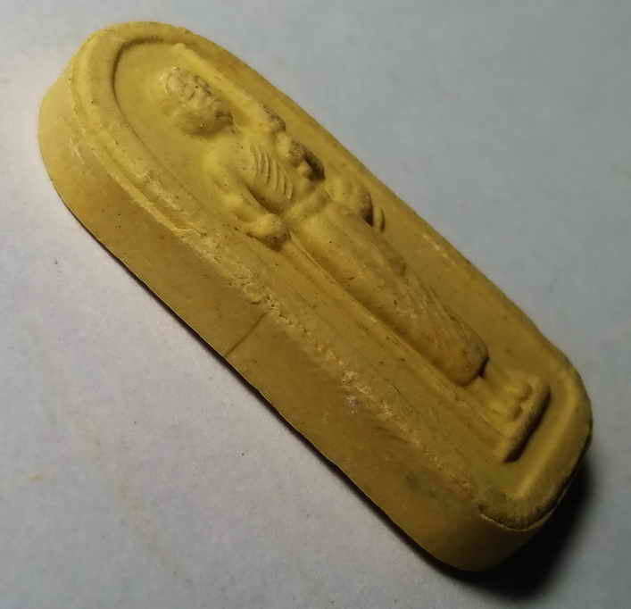 รหัสสินค้า พระเนื้อดิน เนื้อผง เนื้อว่าน 176 พระสิวลีเนื้อผง วัดหนองม่วง อำเภอเลาขวัญ จังหวัดกาญจนบุรี ที่ระลึกงานปิดทองฝังลูกนิมิต