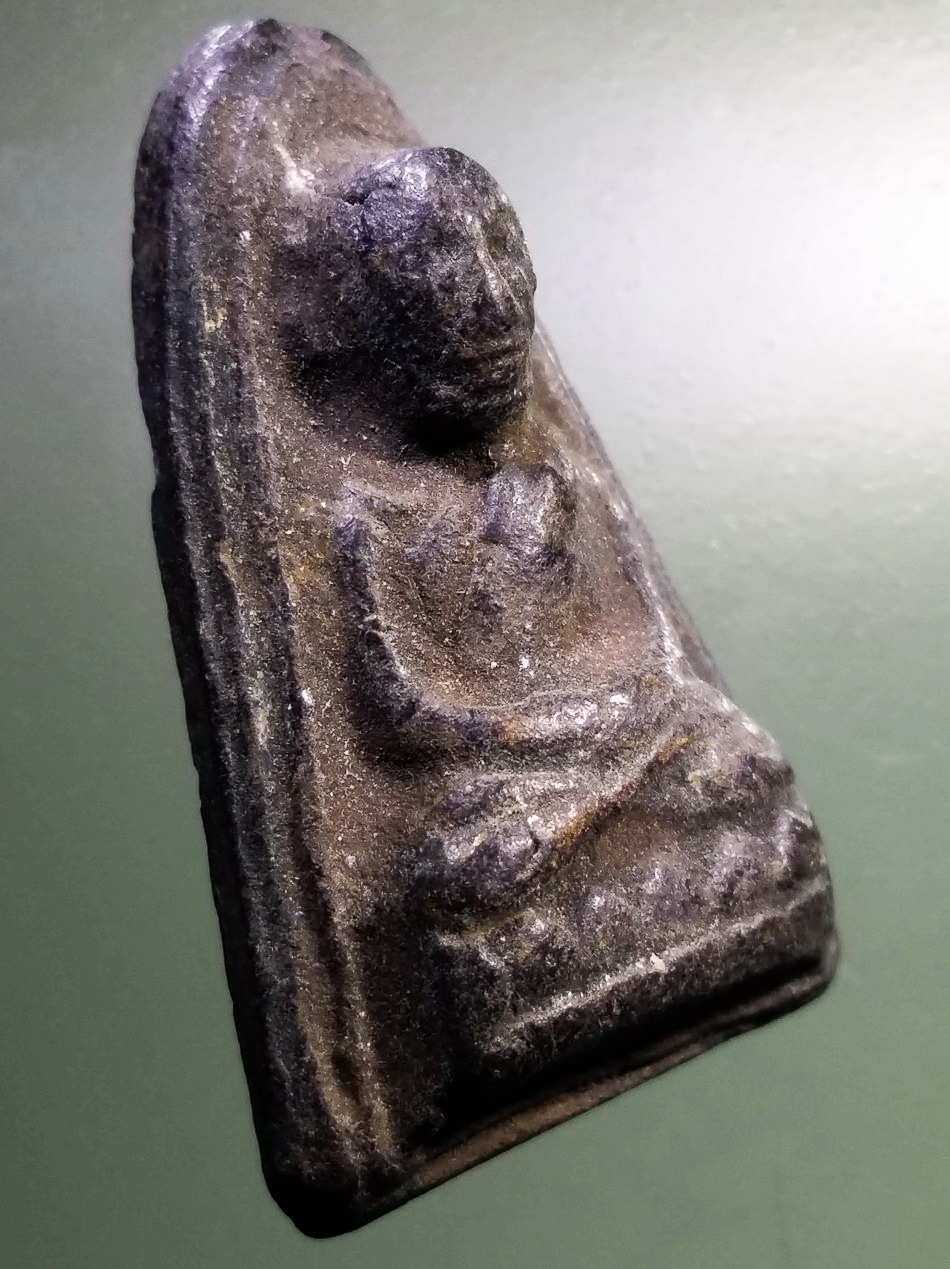 รหัสสินค้า หลวงปู่ทวด วัดต่างๆ 379 หลวงปู่ทวด เนื้อดินเผา วัดช้างให้ จังหวัดปัตตานี สร้างปี 2513 พระครูใบฎีกาขาวสร้าง