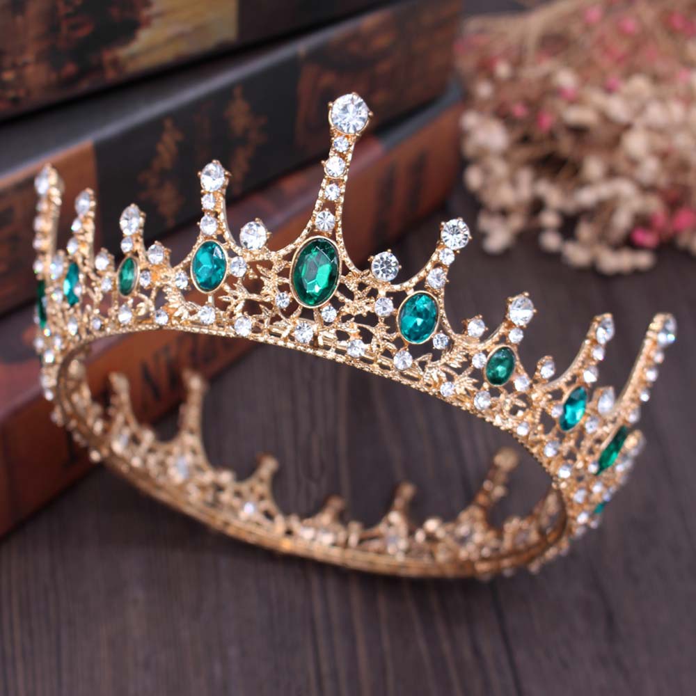 As1144- มงกุฎเพชรตัวเรือนสีทองรมดำสวยทรงเสน่ห์ แต่งเพชรขาวด้านและเพชรวาวที่ส่วนบนสุด ขนาดรองใหญ่สวยหรูดูสง่างามไม่เหมือนใคร สวยเหมือนแบบใช้ได้ตั้งแต่เด็กเล็ก5ขวบ-เด็กโตหรือผู้ใหญ่