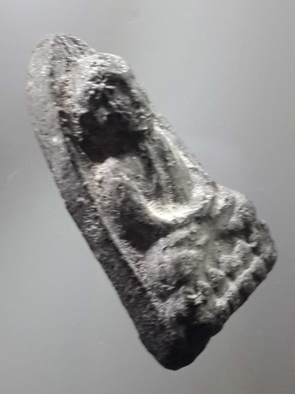 รหัสสินค้า หลวงปู่ทวด วัดต่างๆ 274 หลวงปู่ทวดเนื้อผง หลังโรยแร่ คล้ายพิมพ์พินัยกรรม ไม่ทราบปีที่สร้าง พระรายการนี้ให้เช่าบูชาแล้ว