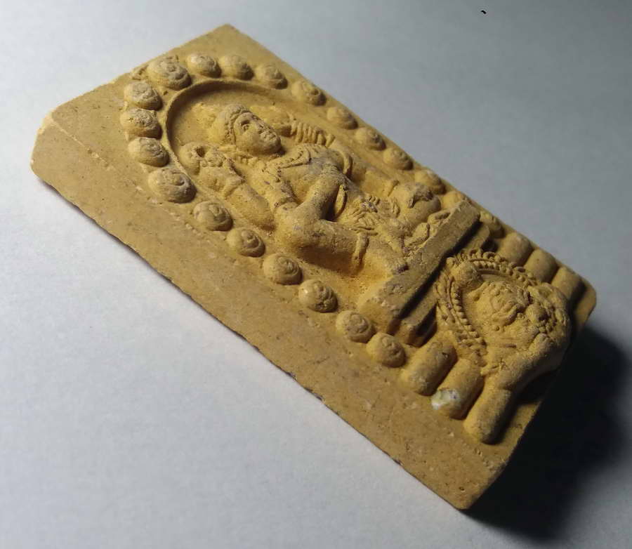 รหัสสินค้า จตุคามรามเทพ 078 จตุคามรามเทพ หลังพระธาตุเจดีย์ แม่ธรณีบีบมวยผม ไม่ทราบรุ่น จตุคามรามเทพ รายการนี้ให้เช่าบูชาแล้ว