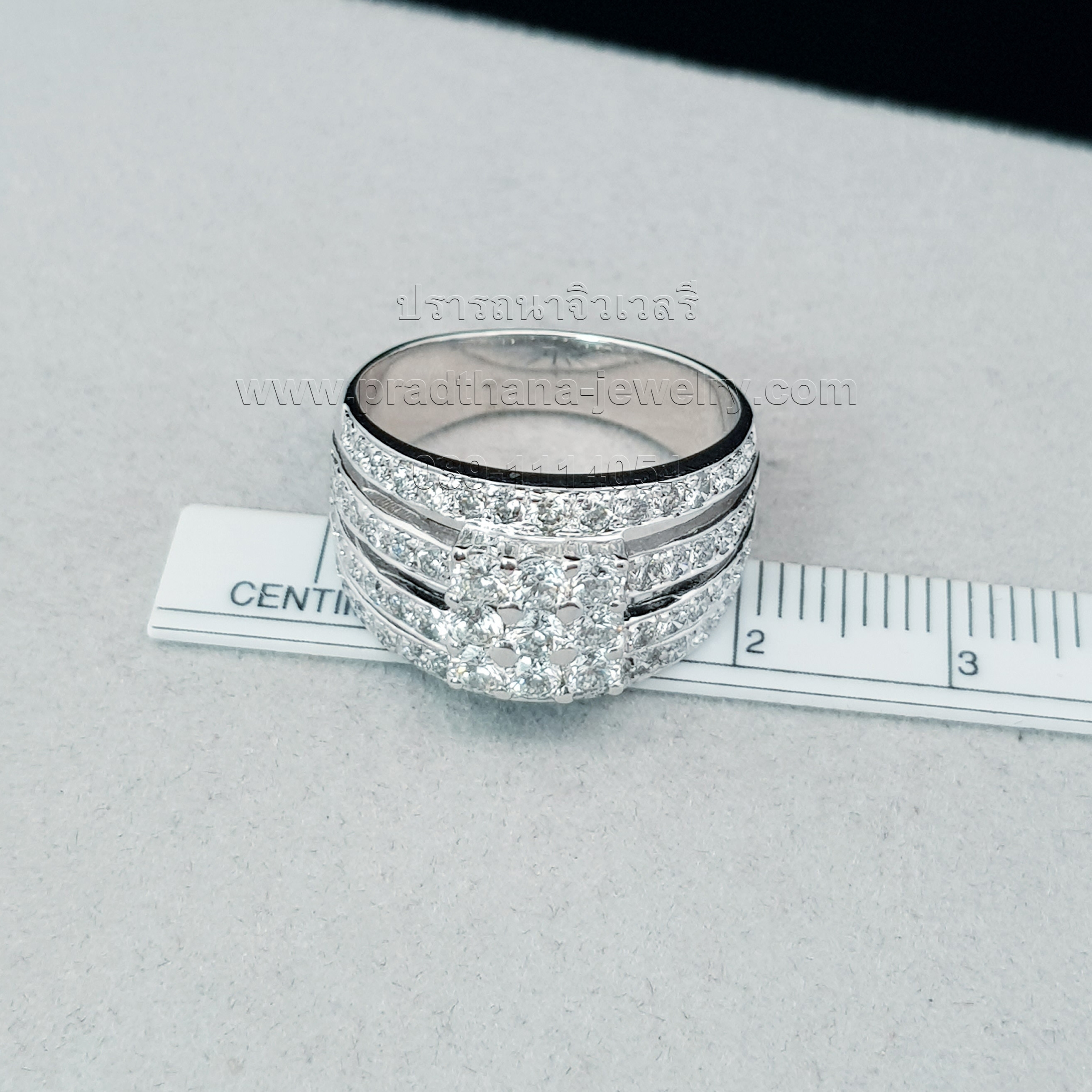 แหวนเพชรหน้ากว้างก้านสี่แถว **จองแล้ว**