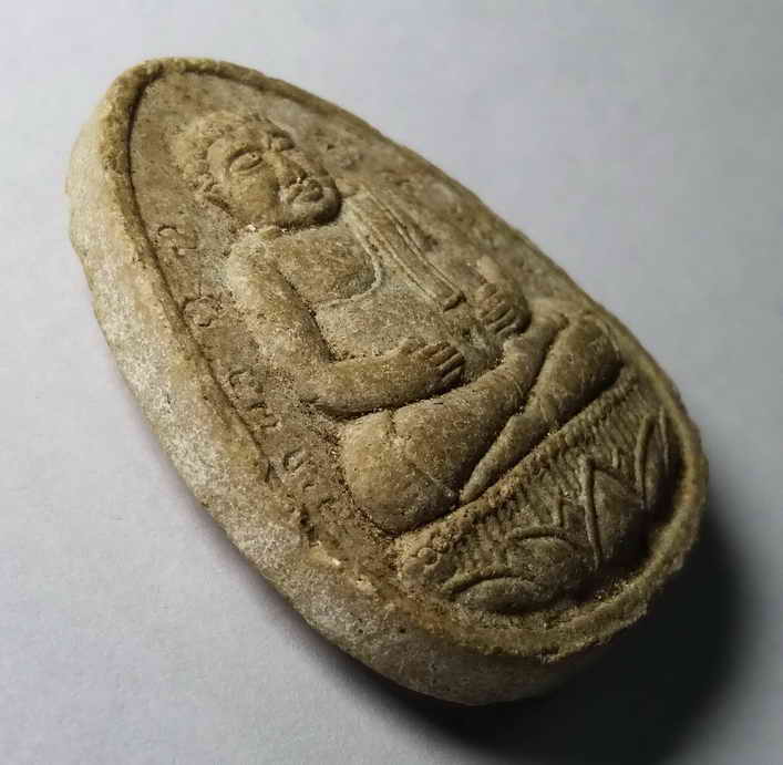 รหัสสินค้า พระเนื้อดิน เนื้อผง เนื้อว่าน 366 พระสังกัจจายน์เนื้อผง หลังยันต์ห้า วัดพราหมณี จังหวัดนครนายก