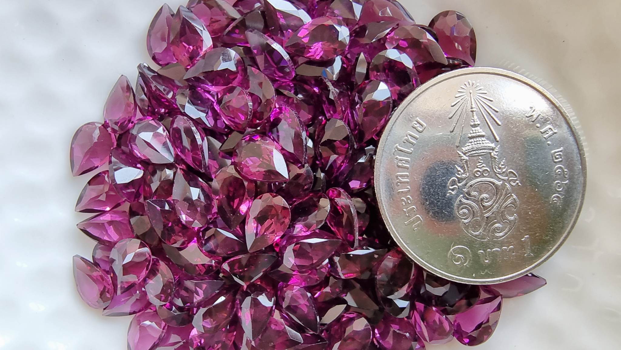 โรโดไลท์หยดน้ำ 6x4 mm. 5 กะรัต