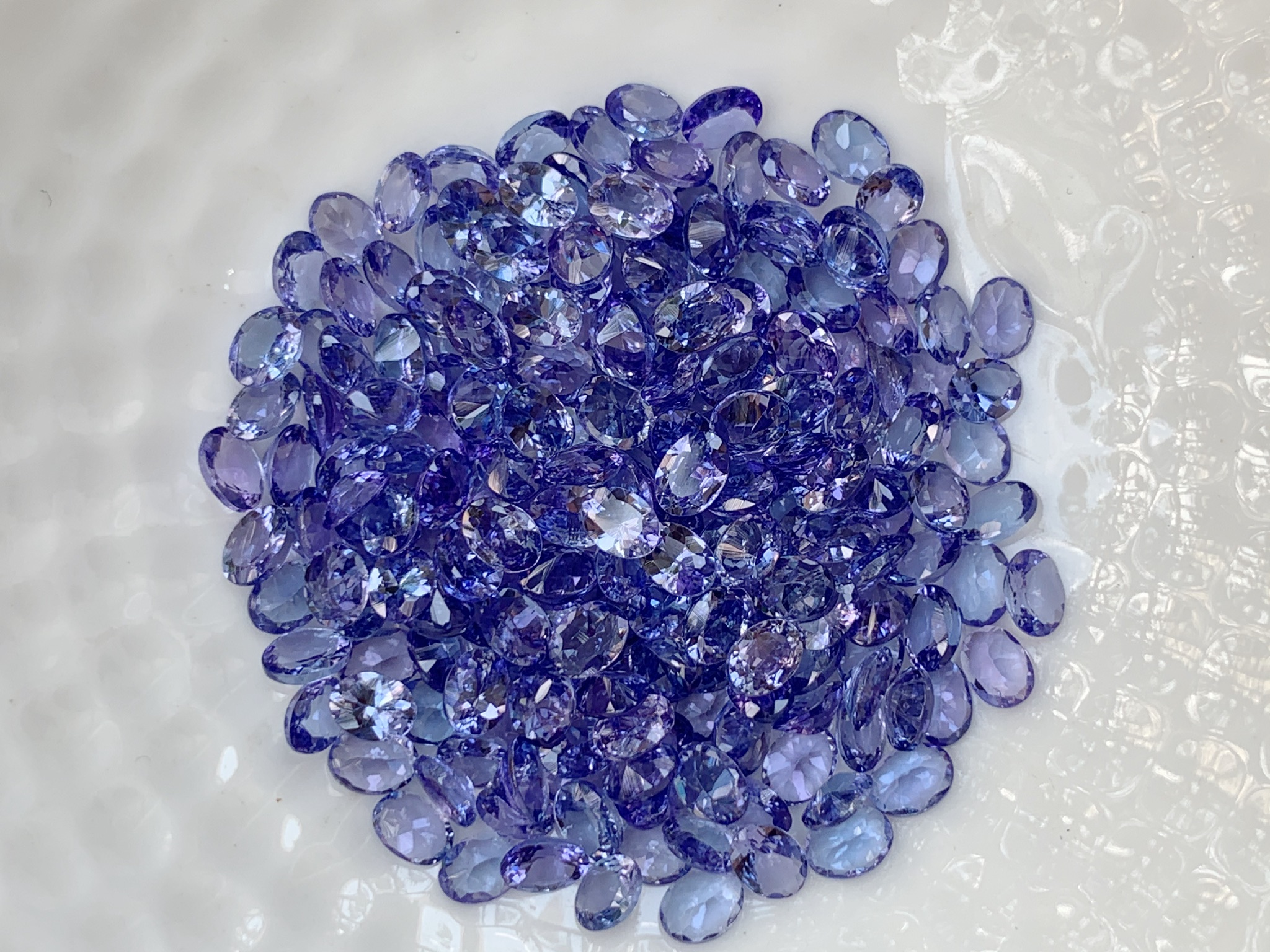 แทนซาไนท์ไข่ 4x3 mm. 1 กะรัต