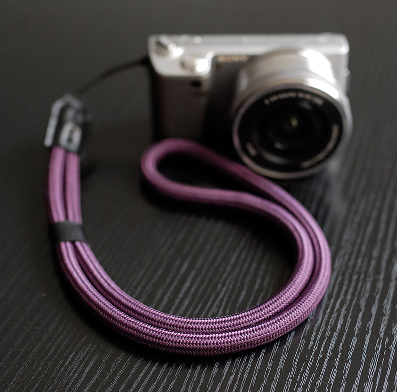 สายคล้องกล้องCompact แบบเชือกปีนเขา สำหรับคล้องคอ