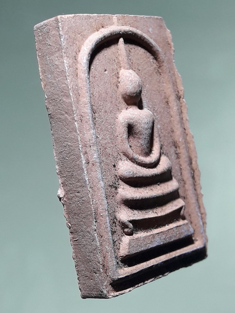 รหัสสินค้า พระสมเด็จ วัดต่างๆ 1313 พระสมเด็จพิมพ์เกศทะลุซุ้ม ด้านหลังมีชื่อย่อวัด ว.ร.ม.