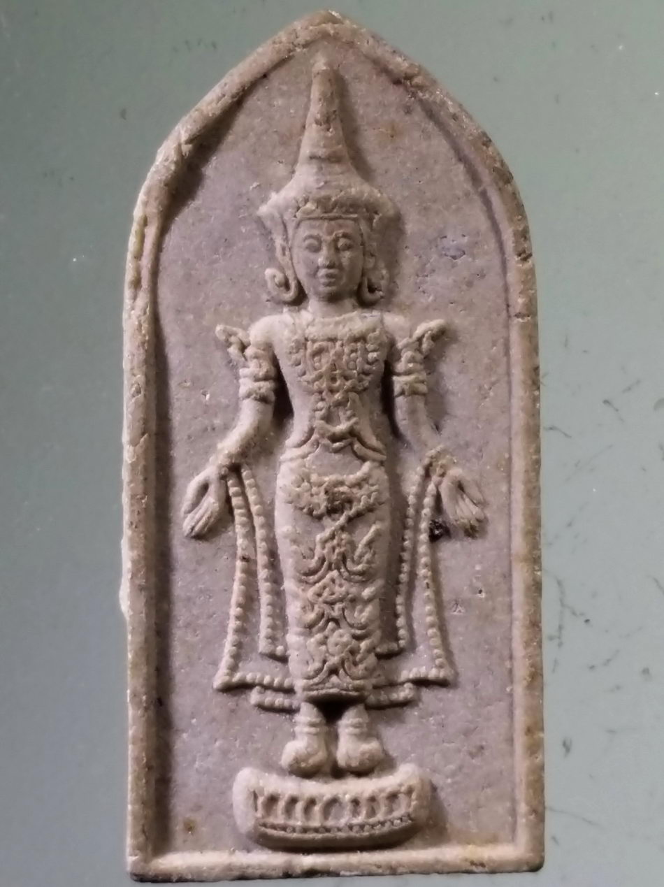 รหัสสินค้า พระเนื้อดิน เนื้อผง เนื้อว่าน 9778 พระพุทธทรงเครื่องจักรพรรดิ ปางเปิดโลก ครูกฤช สร้างสืบพระศาสนา