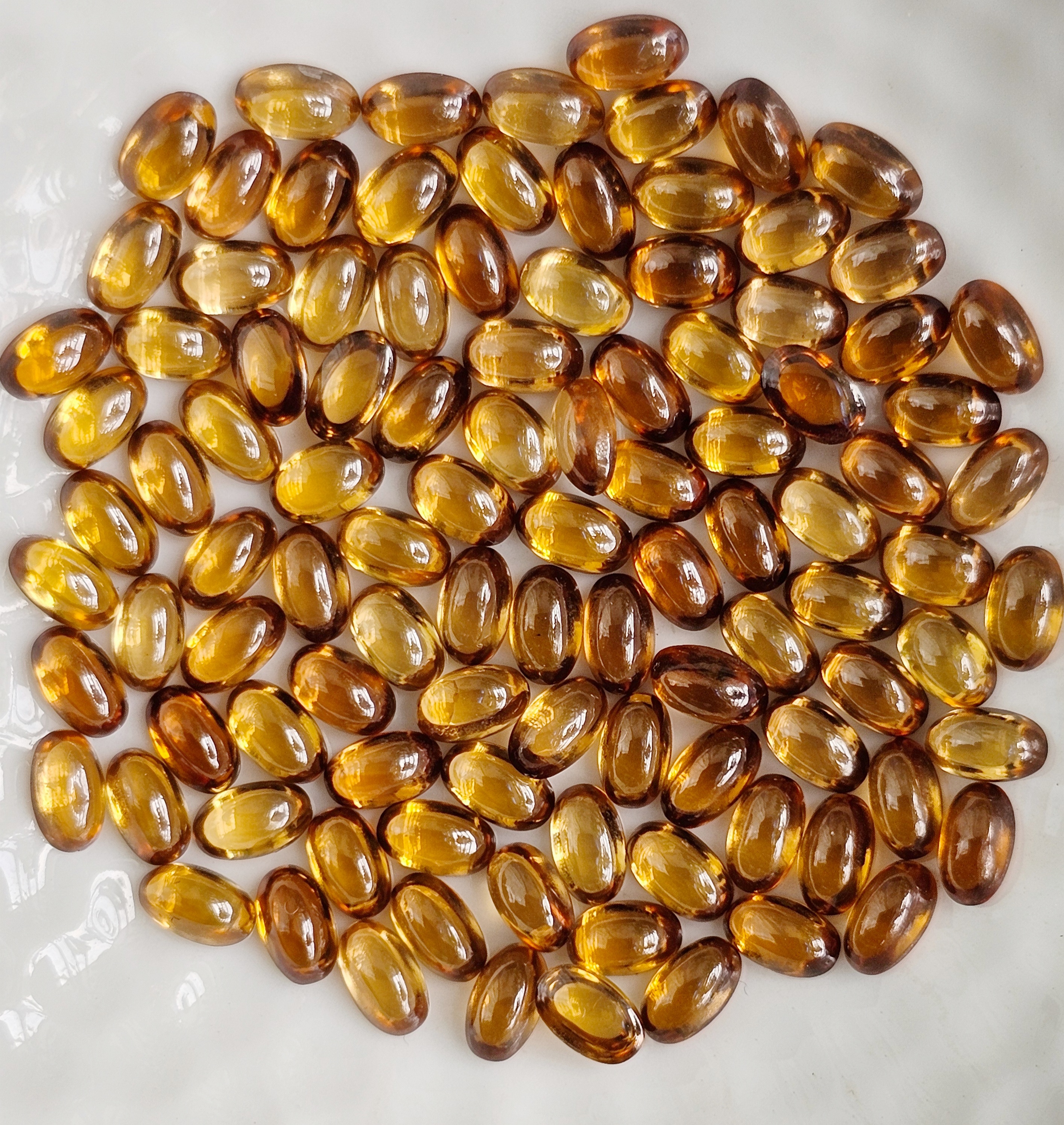 พลอยเพทายดิบไข่หลังเบี้ย 5x3mm. 1 กะรัต