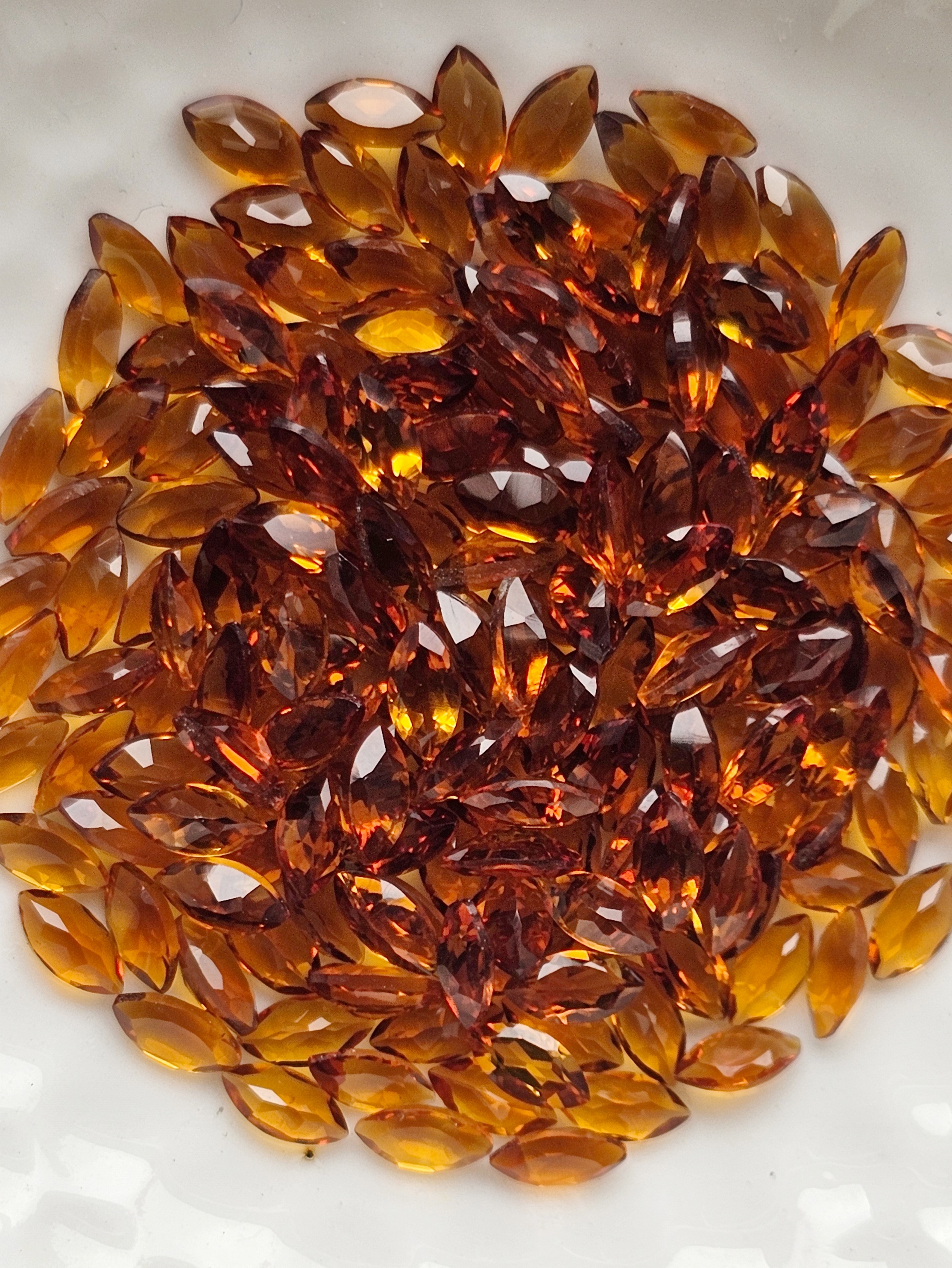 2.5x5mm. พลอยซิทรินมาคีเข้ม 5 กะรัต