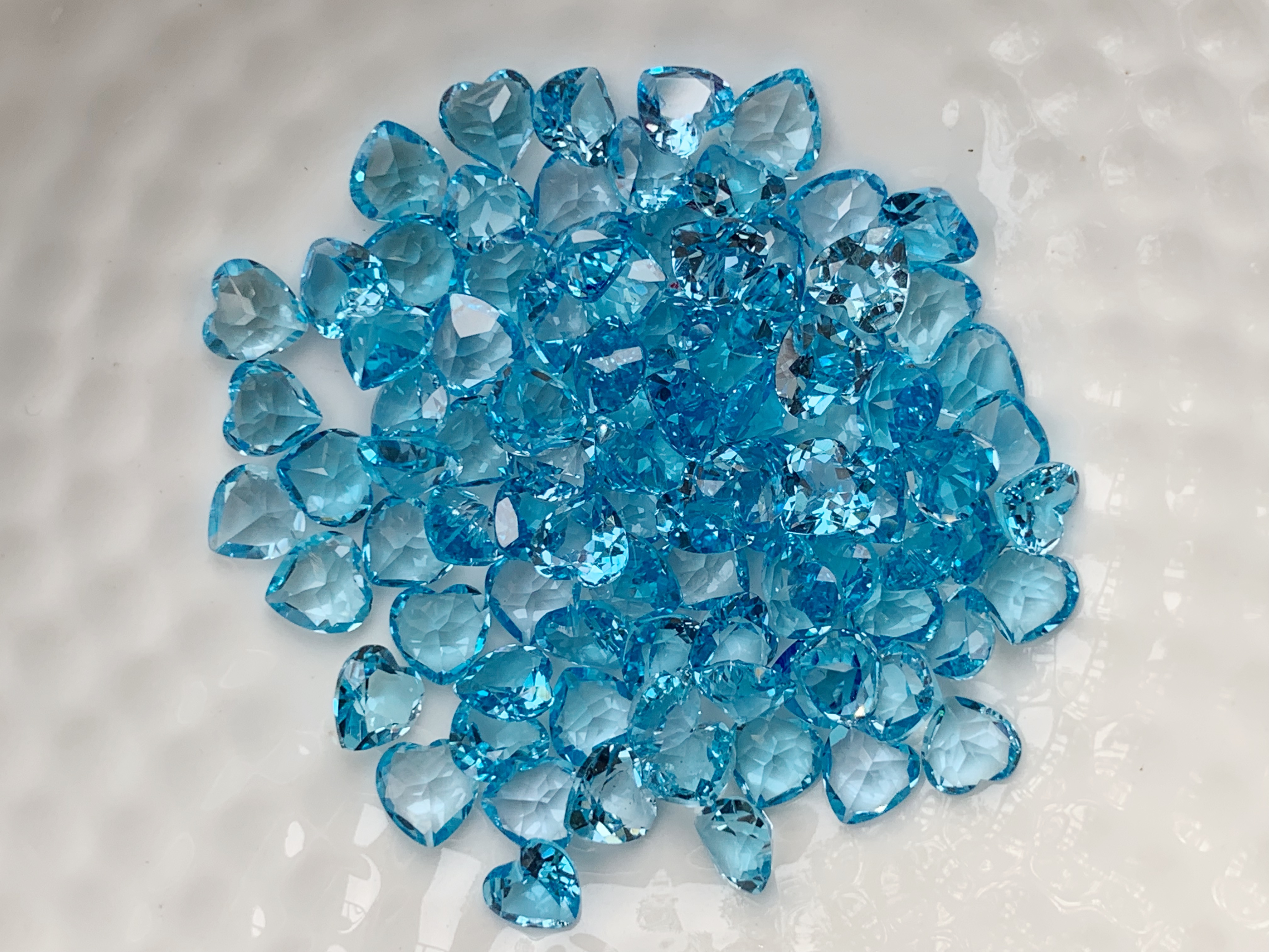 สวิสบลูโทปาสหัวใจ 5 มม. 5 กะรัต