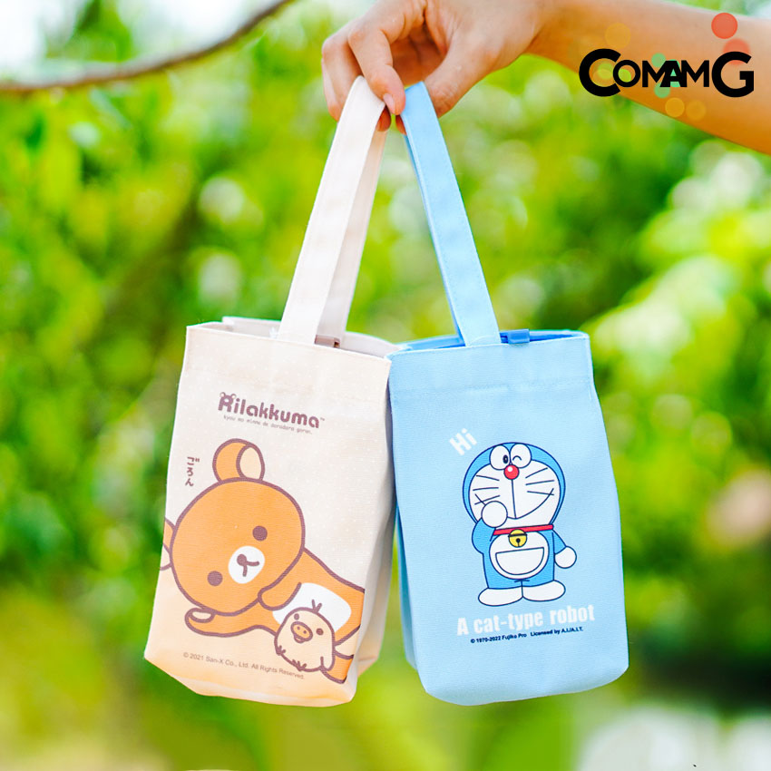 แก้วน้ำพลาสติกลายน่ารักพร้อมกระเป๋า พร้อมกระเป๋ามีฝาปิด แก้วพลาสติก ลายการ์ตูนลิขสิทธิ์แท้