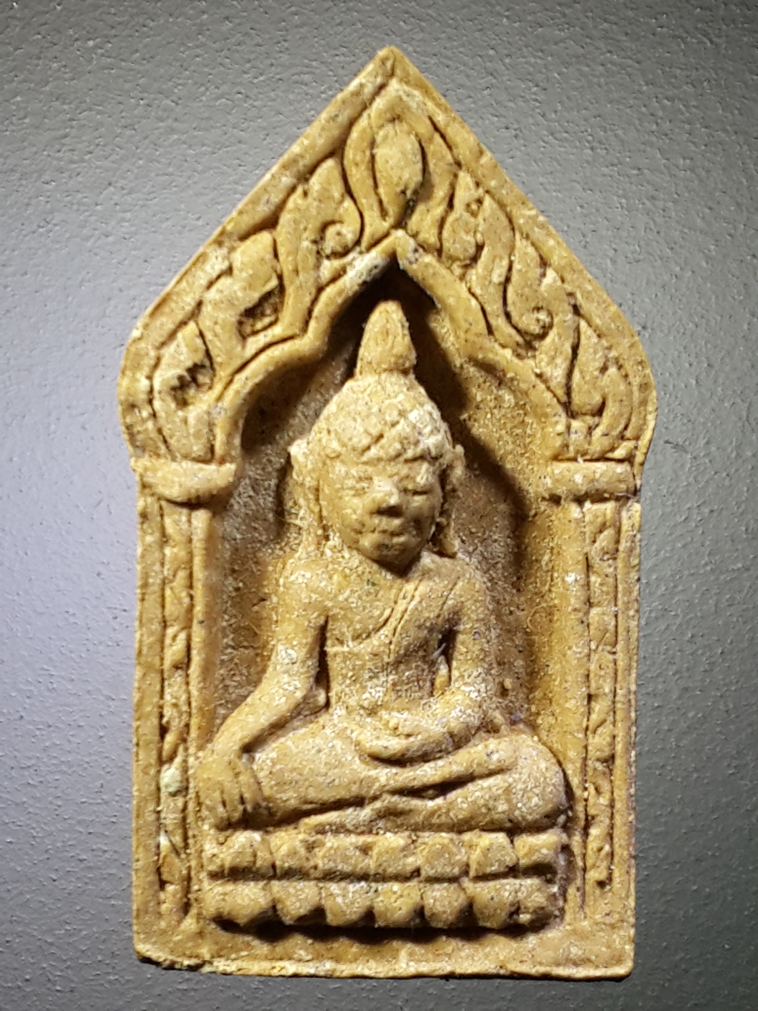 รหัสสินค้า พระมีกล่อง 387 พระขุนแผนยอดขุนพล เนื้อมหาว่าน พิมพ์เล็ก รุ่นแรก วัดซากผักกูด ตำบลนิคมพัฒนา กิ่งอำเภอนิคมพัฒนา จังหวัดระยอง สร้างปี 2550