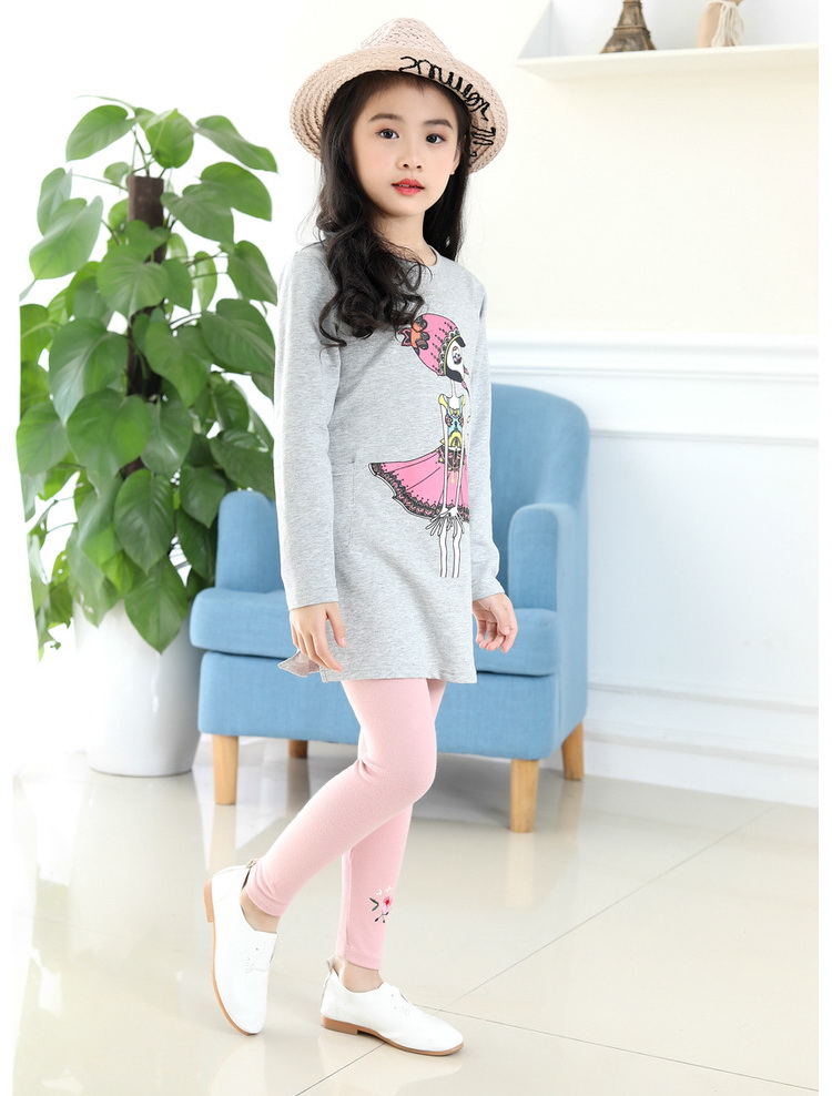 P31011 พร้อมส่งเลกกิ้งเด็กสีชมพู ปักช่อดอกไม้