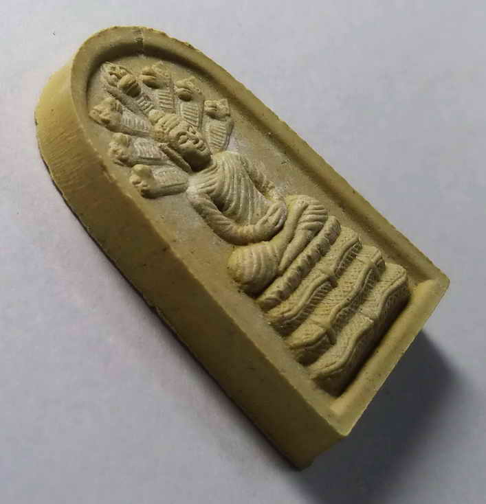 รหัสสินค้า พระไม่ทราบที่ 058 พระผงพิมพ์นาคปรก หลังเรียบ ไม่ทราบที่