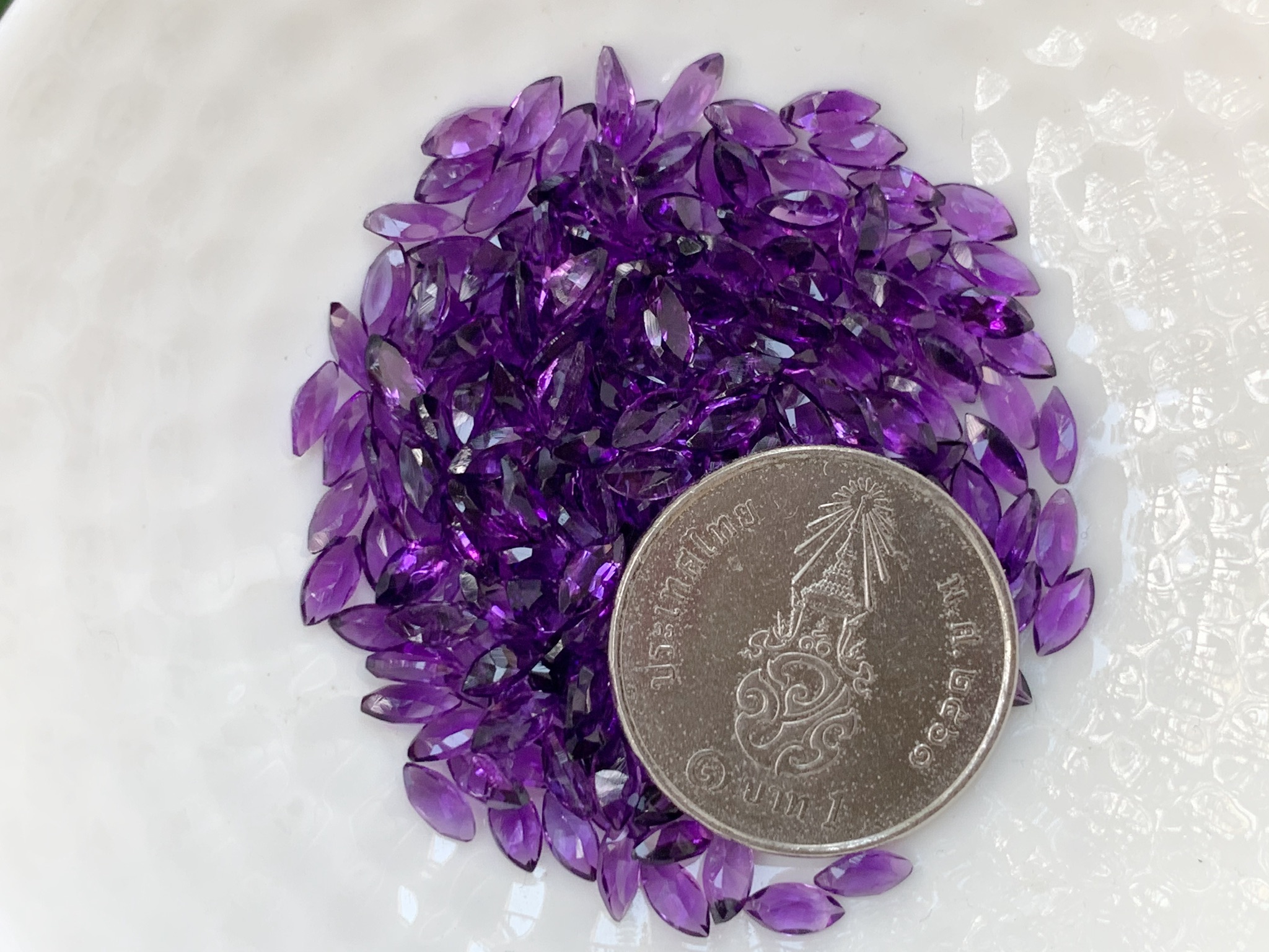 อเมทิสมาคี 2.5x5 mm. 5 กะรัต