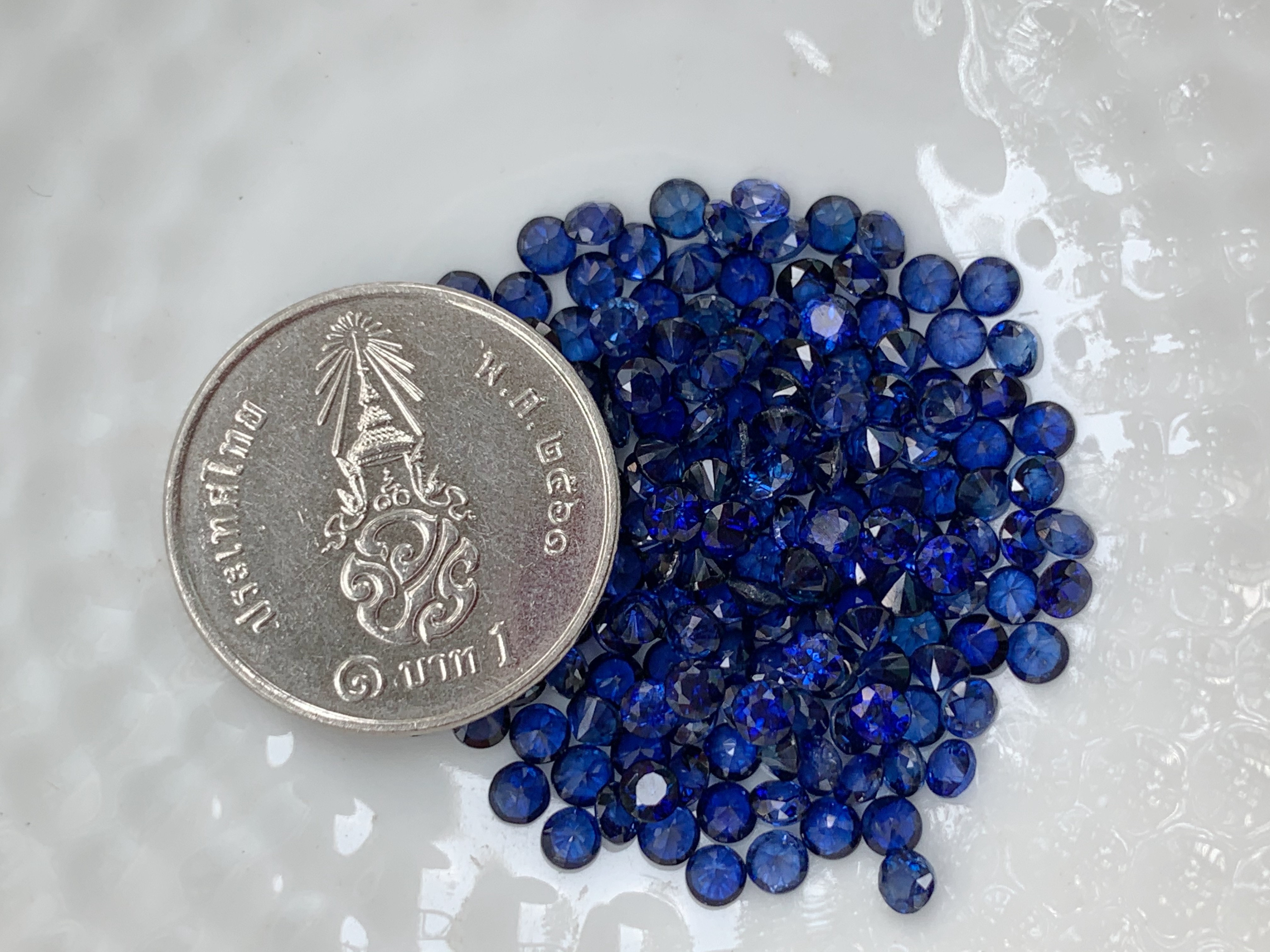 ไพลินดิฟิวชั่นกลม 2.7 มม. 1 กะรัต