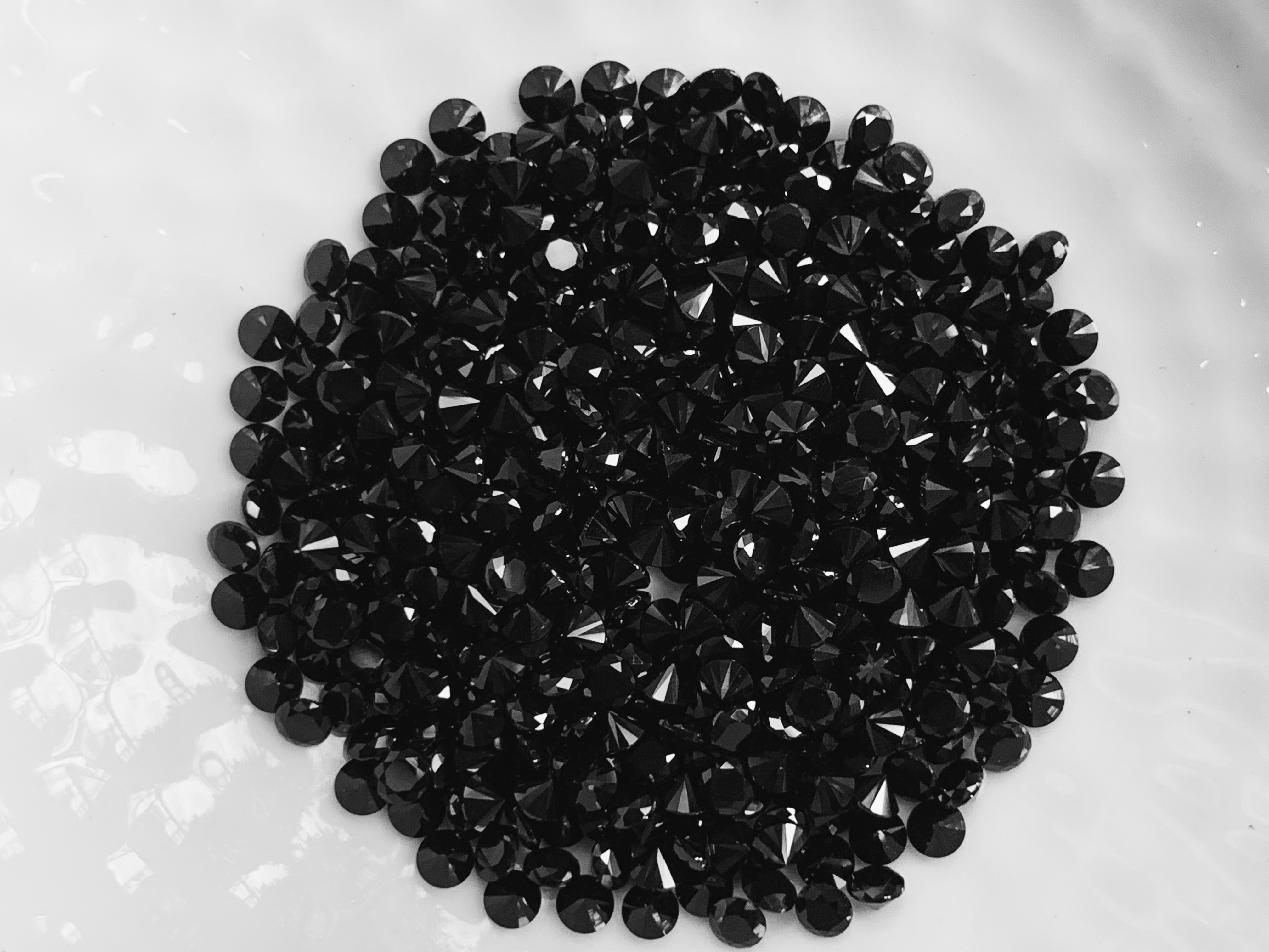 นิลกลม 2.5 มม. 5 กะรัต