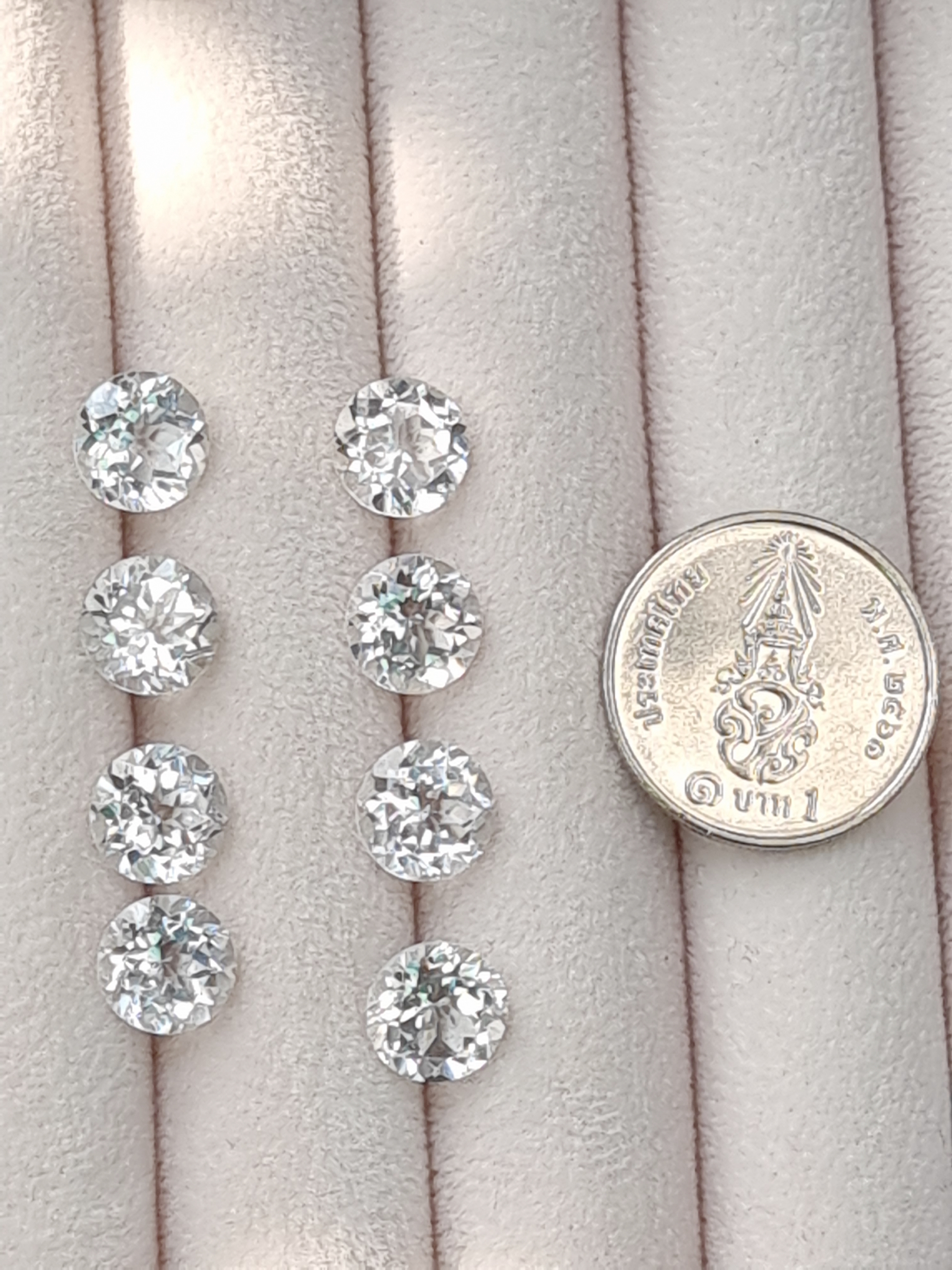 ไวท์โทปาสกลม 8 มม 1 เม็ด