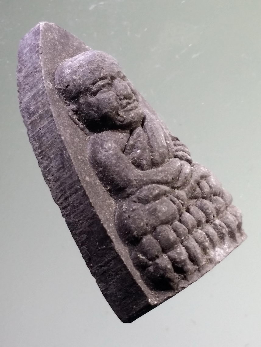 รหัสสินค้า หลวงปู่ทวด วัดต่างๆ 556 หลวงปู่ทวด เนื้อผงผสมว่าน หลังยันต์นะเฉลียวเพช ไม่ทราบปีที่สร้าง